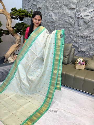 Handloom pattu half white sea green