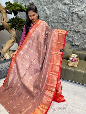 Mangalgiri pattu chiku -red