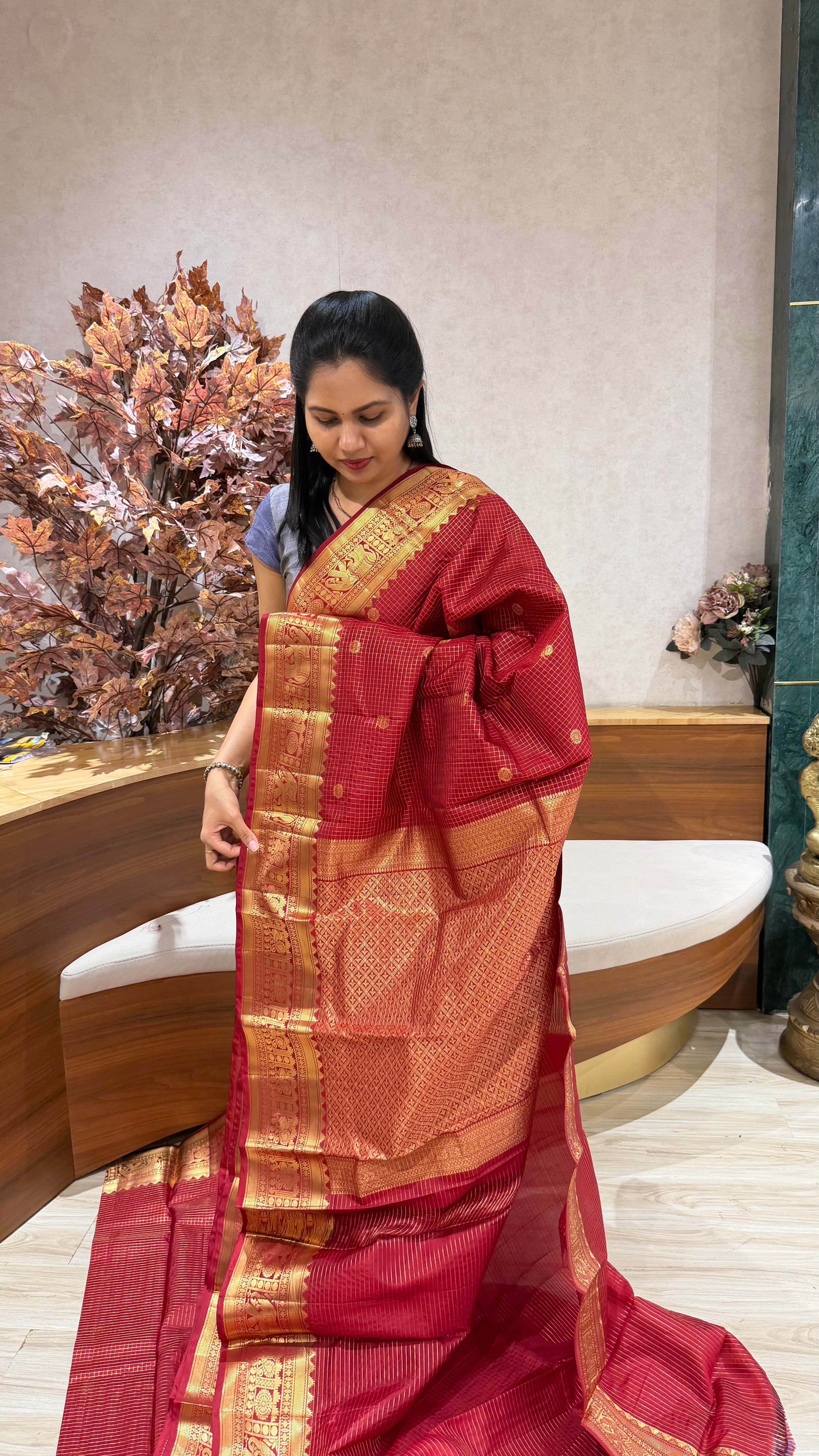 Vintage light weight pattu