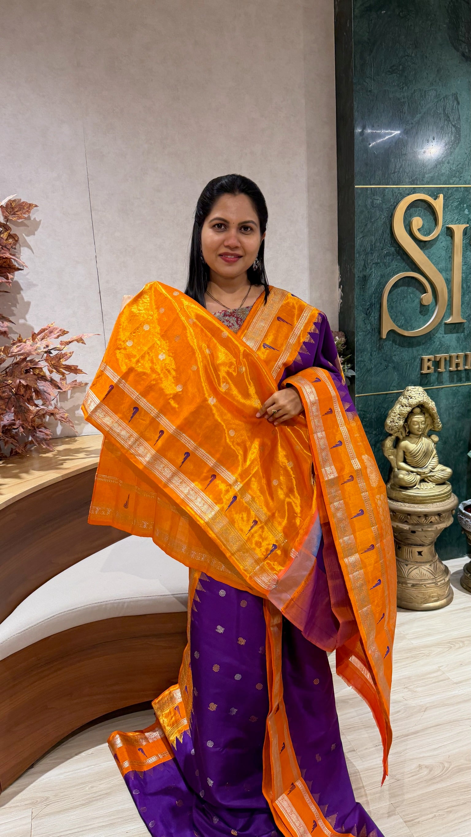 Handloom  Gadwal tissue muniya border