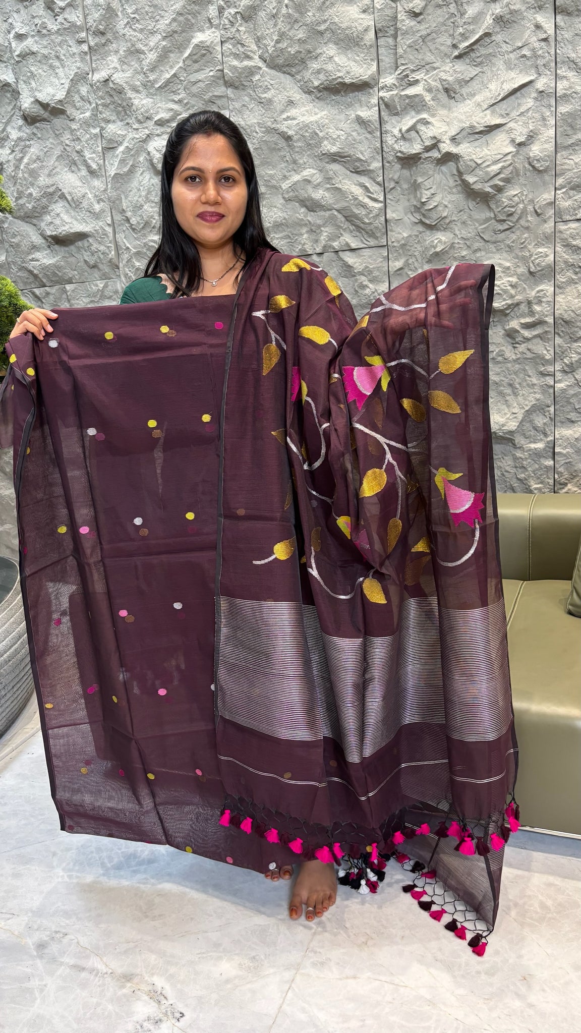 Jhamdani flower duppata brown