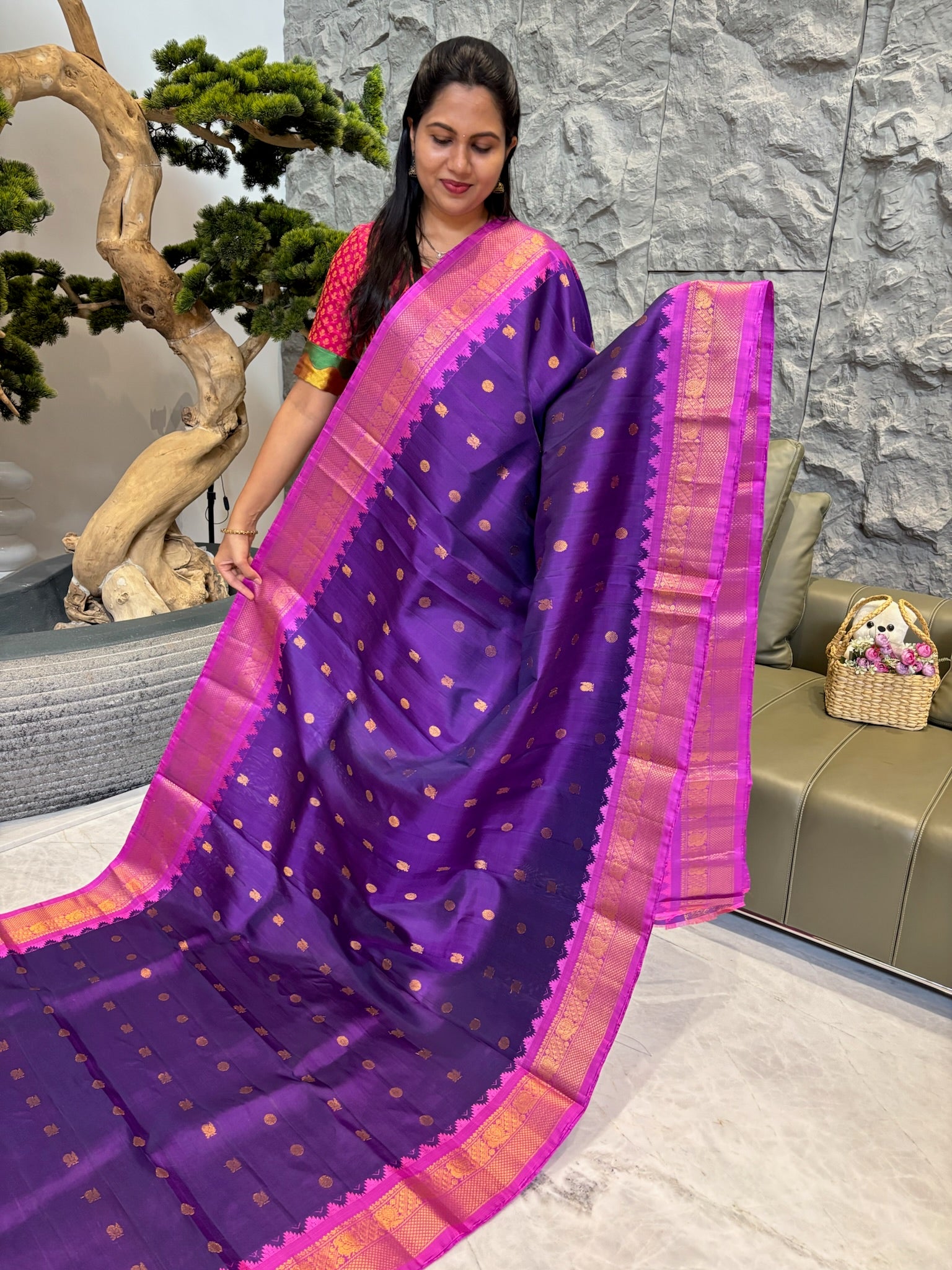 Handloom pattu Violet pink