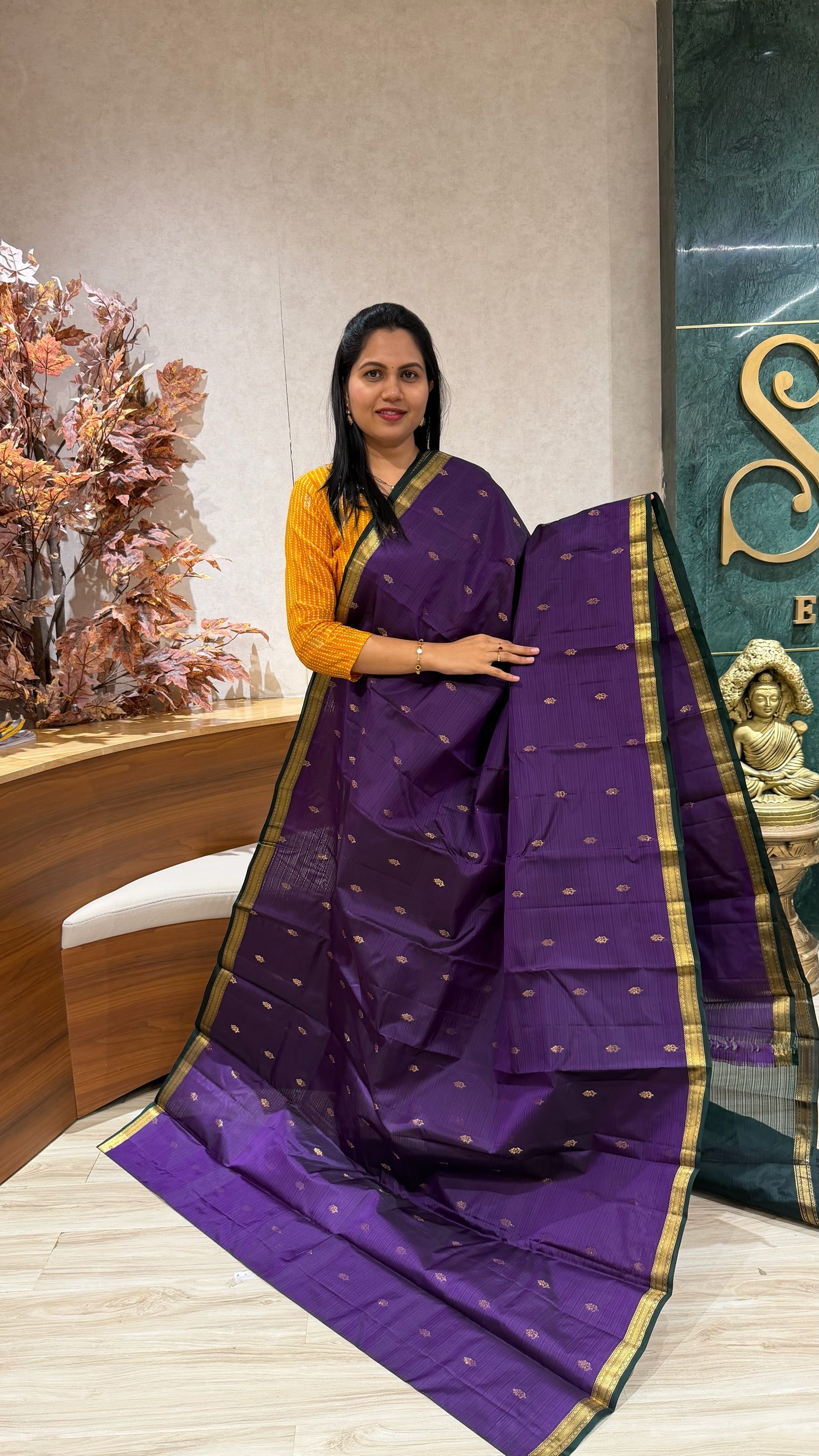 Small border Kanchi pattu