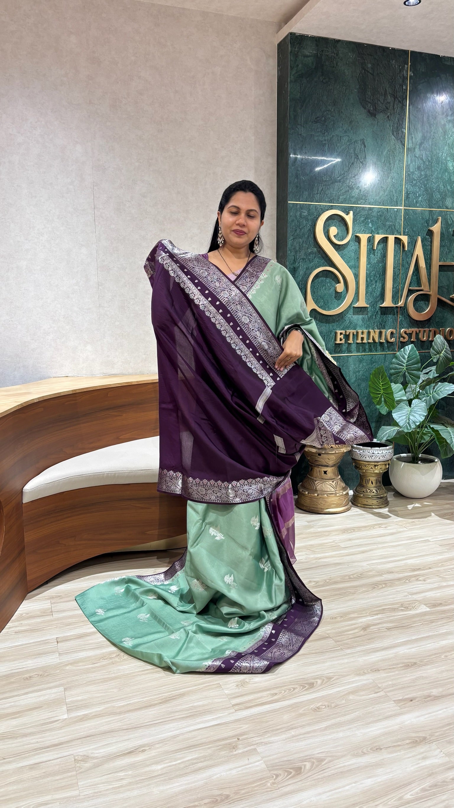 Fancy mango pattu pista green