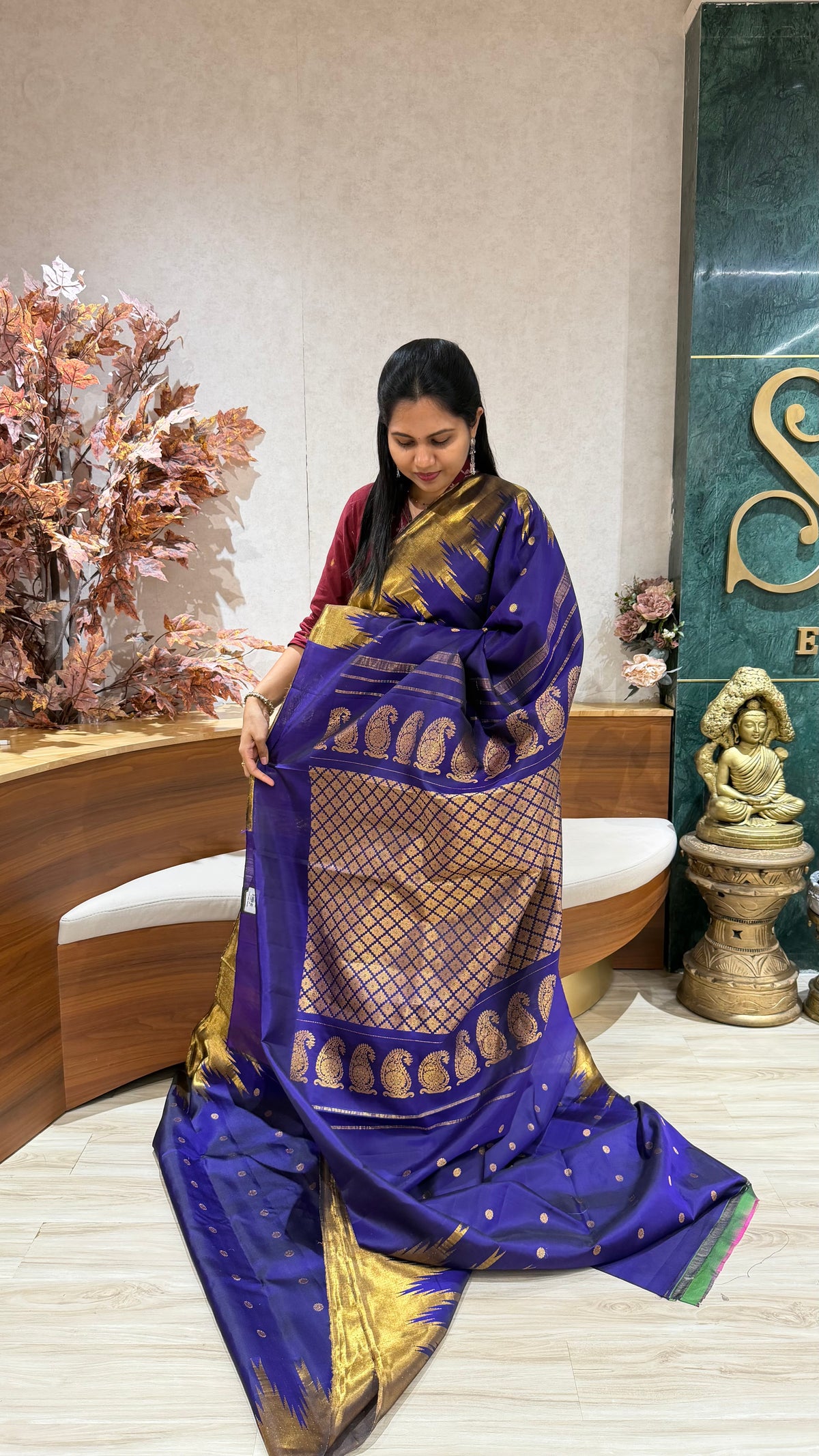 Handloom gadwal tissue temple