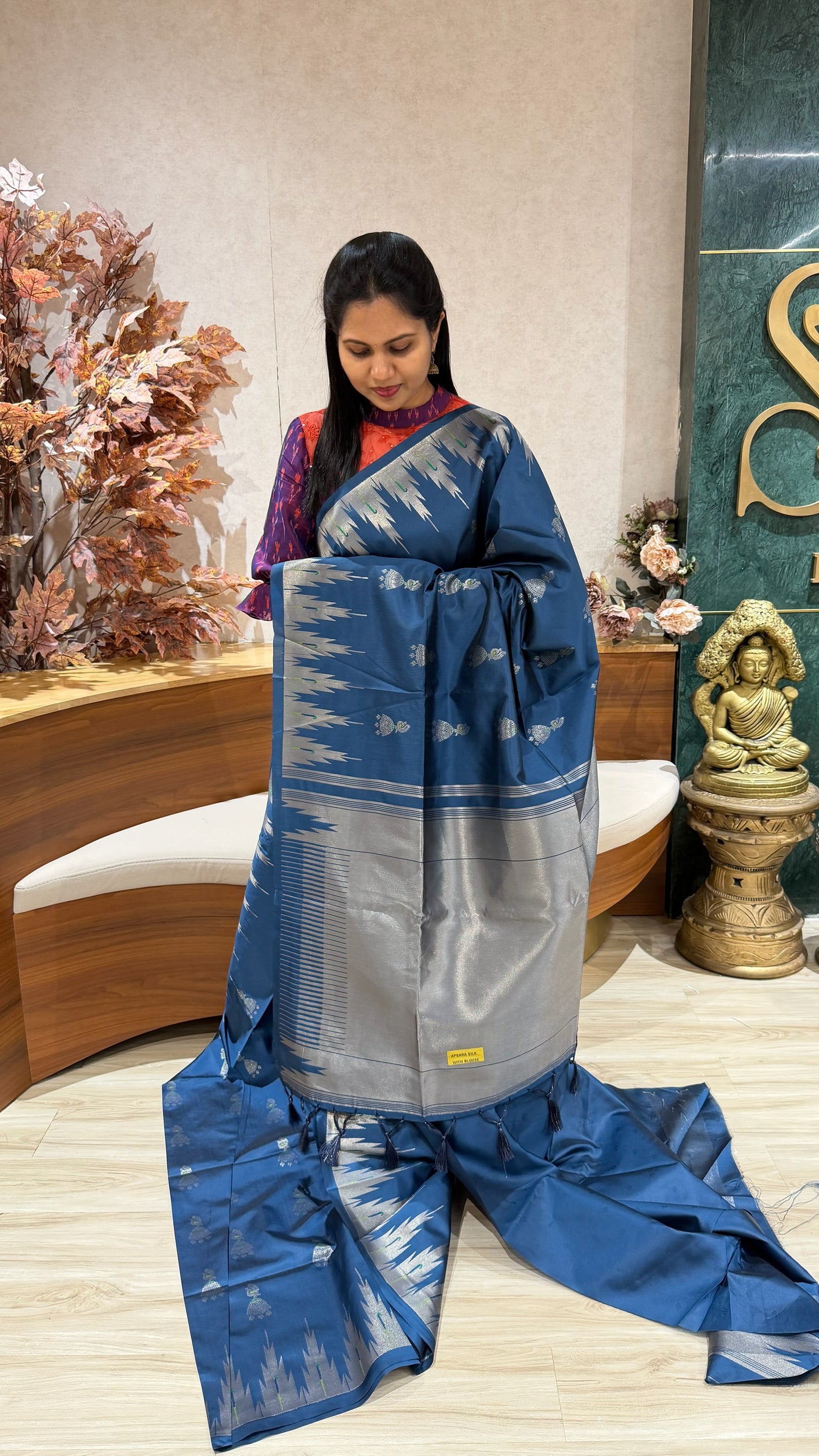 Fancy silk temple border
