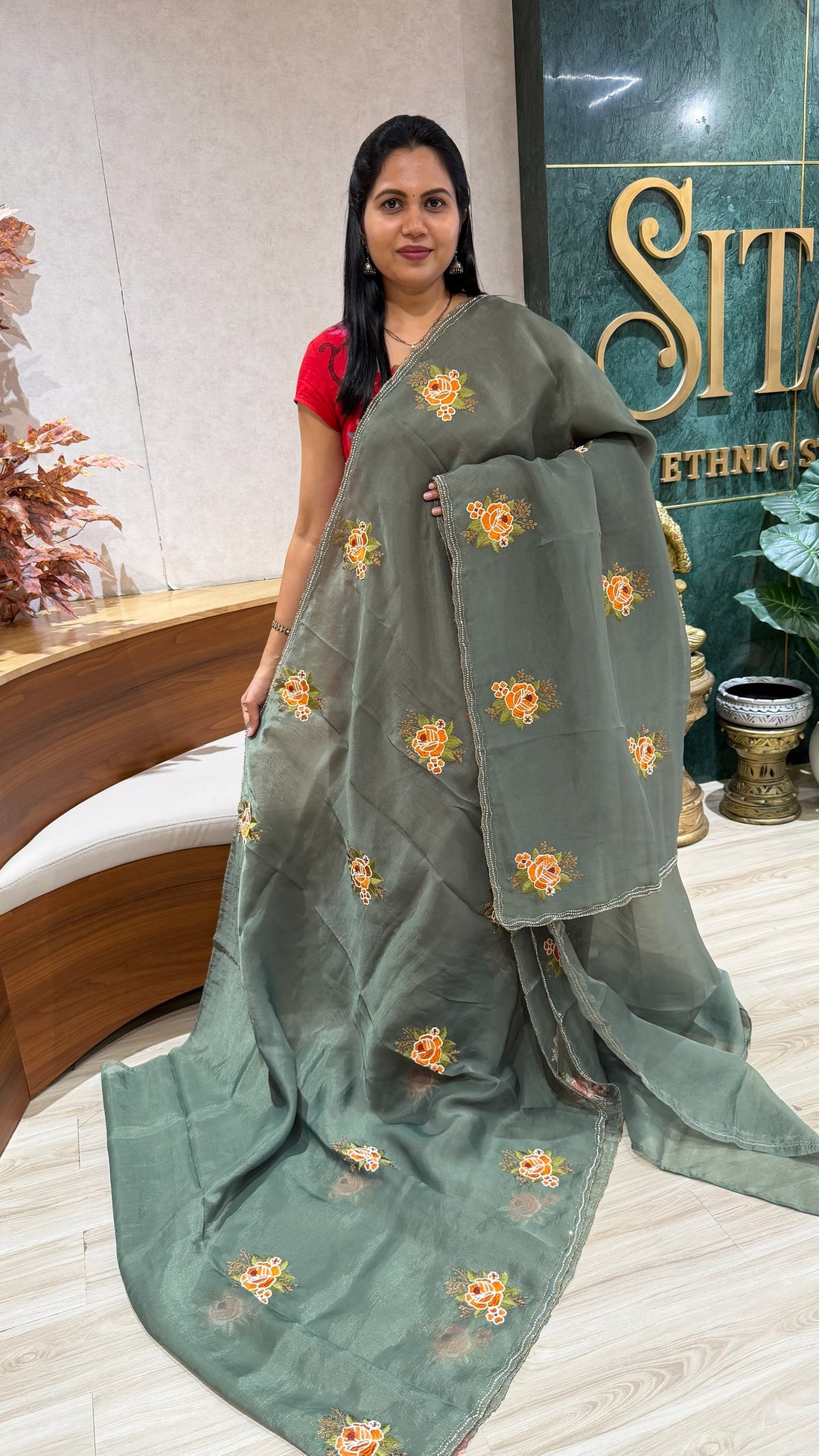 Crush organza embroidery green