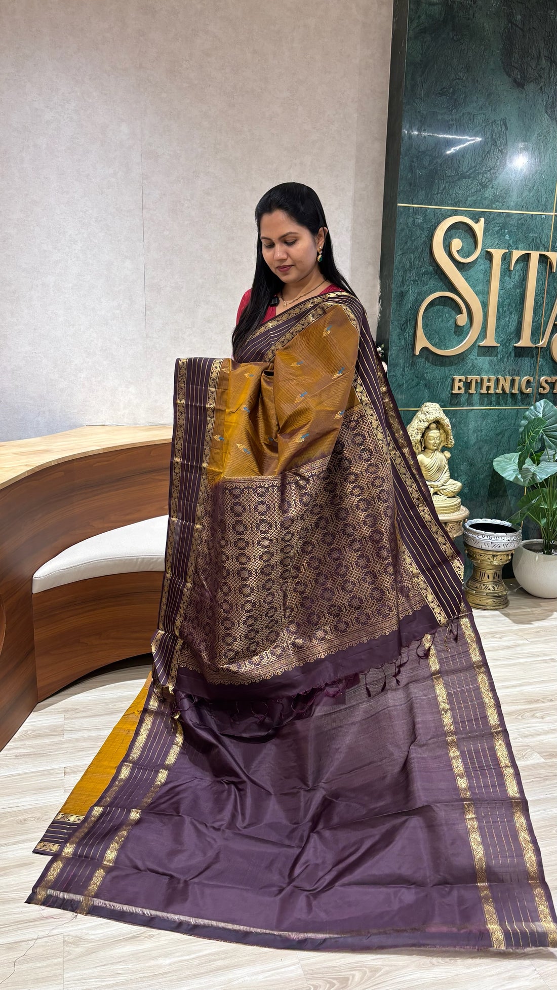 Light weight kanchi pattu