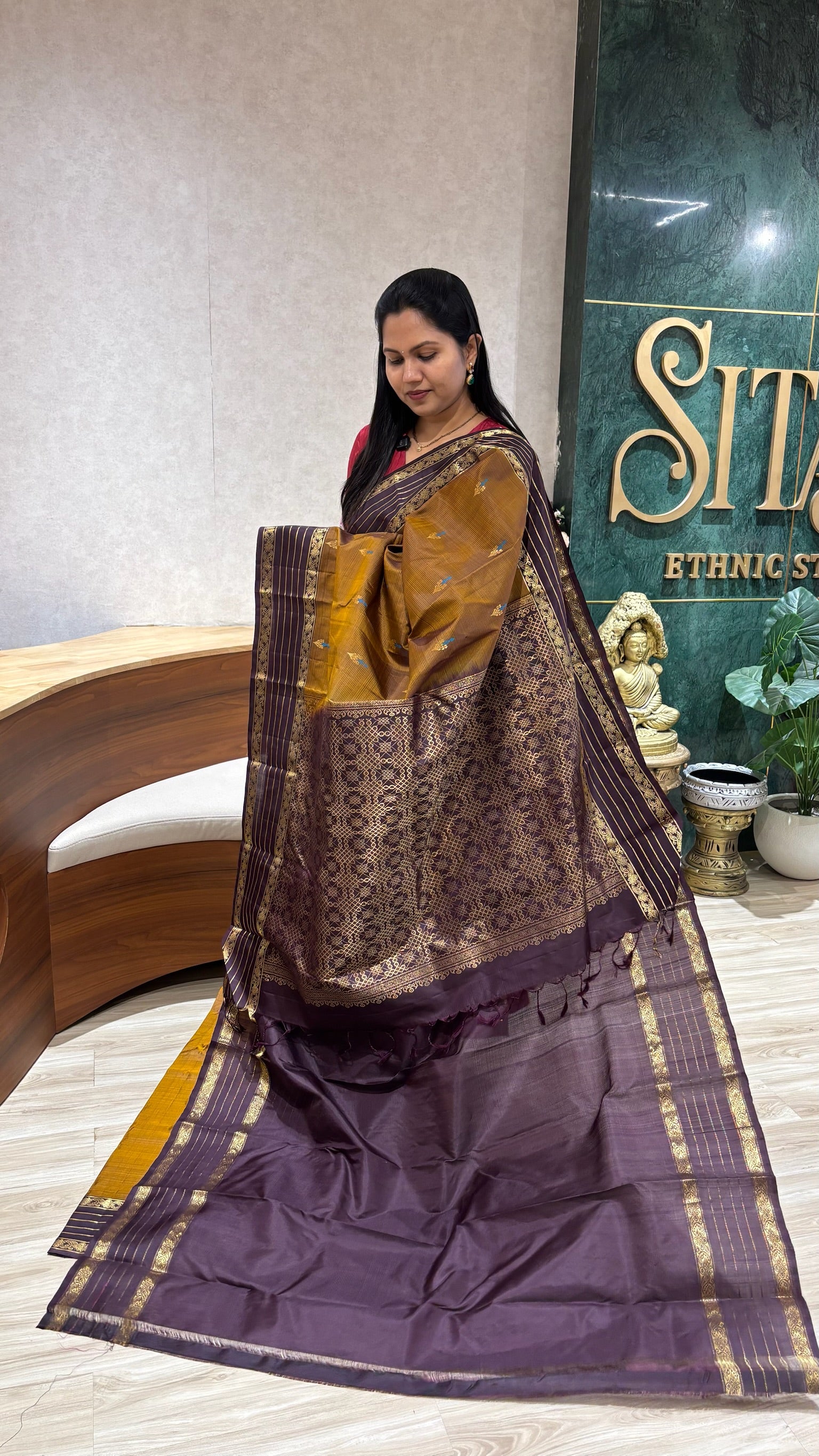 Light weight kanchi pattu