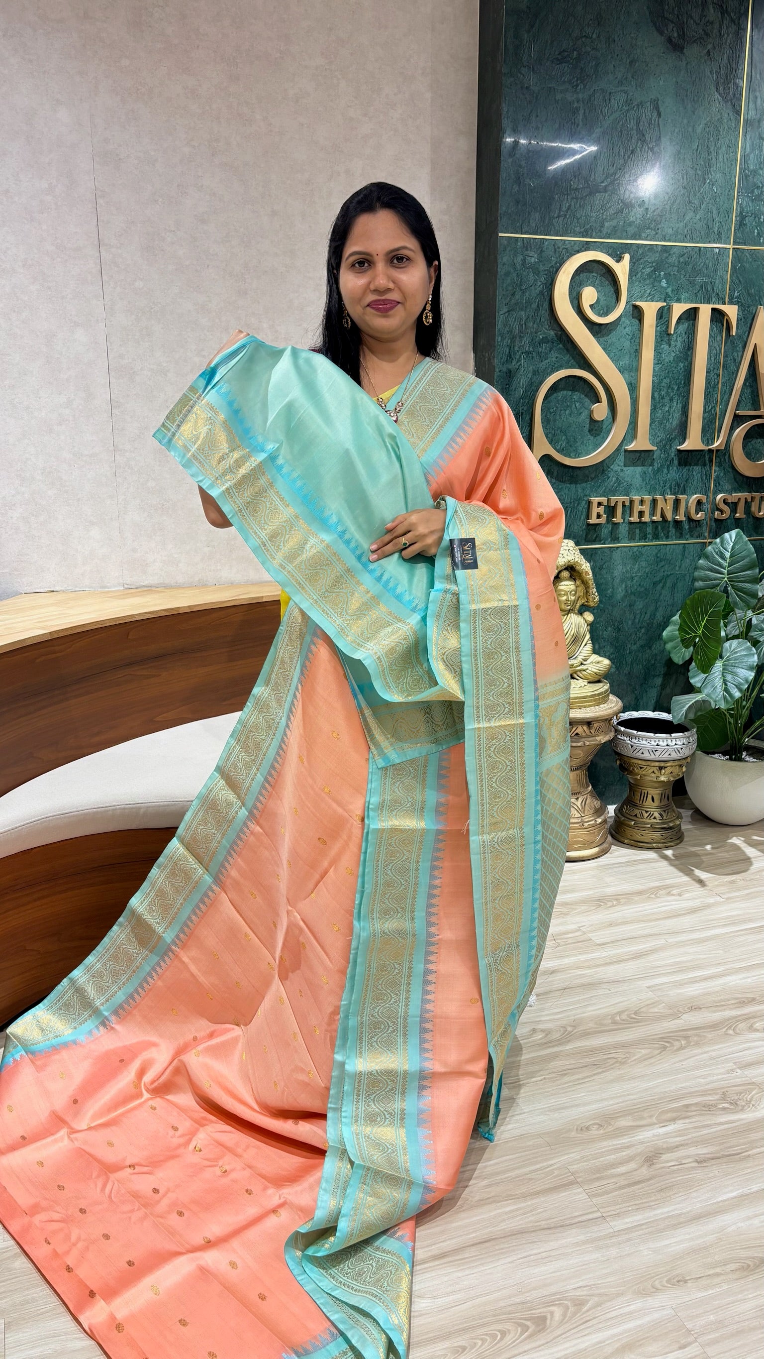 Handloom gadwal pattu