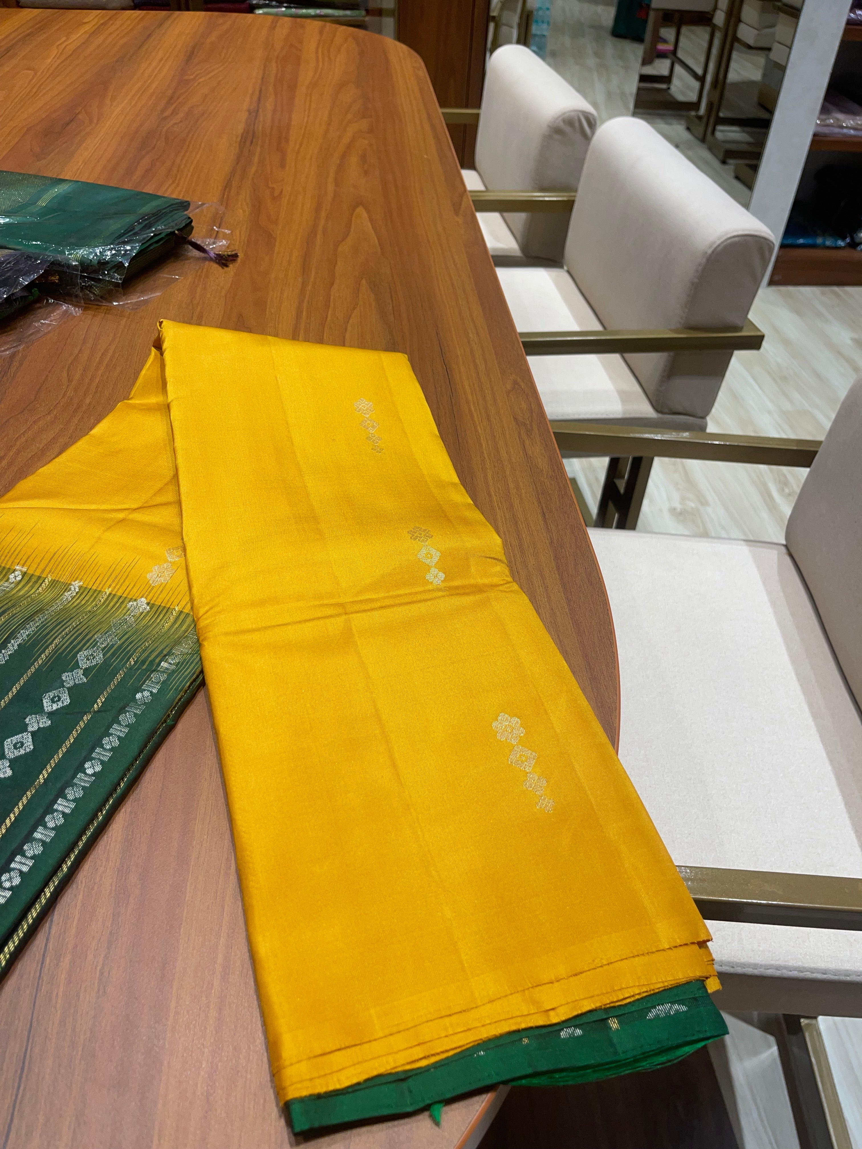 Light weight kanchi pattu