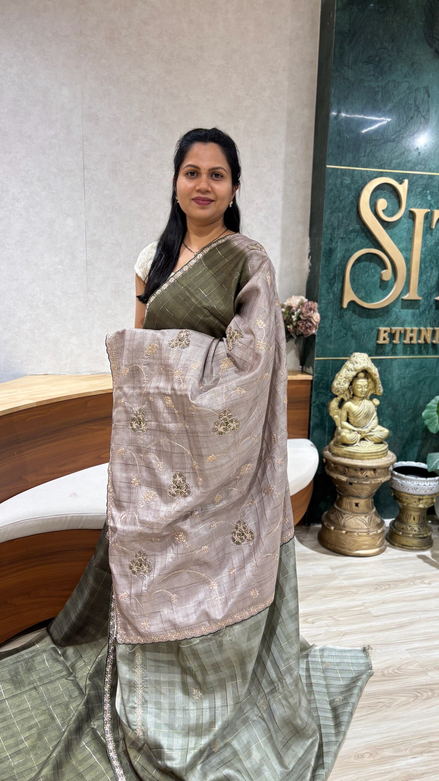Fancy tussar embroidery border