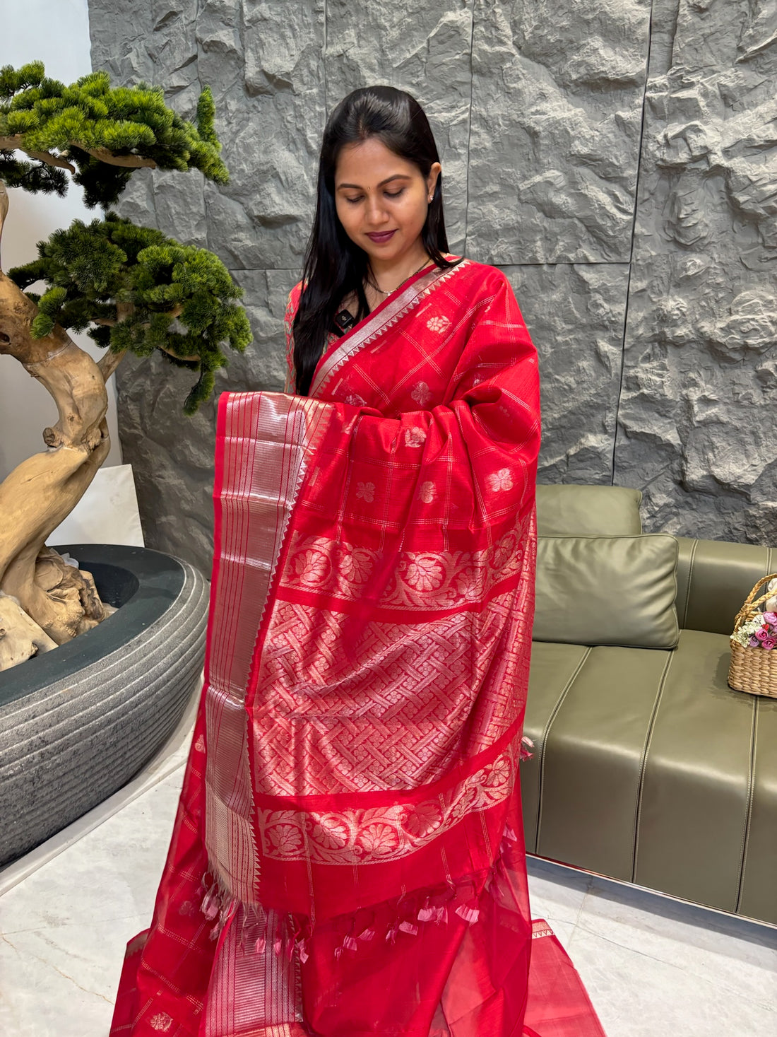 Pure handloom mangalgiri pattu red