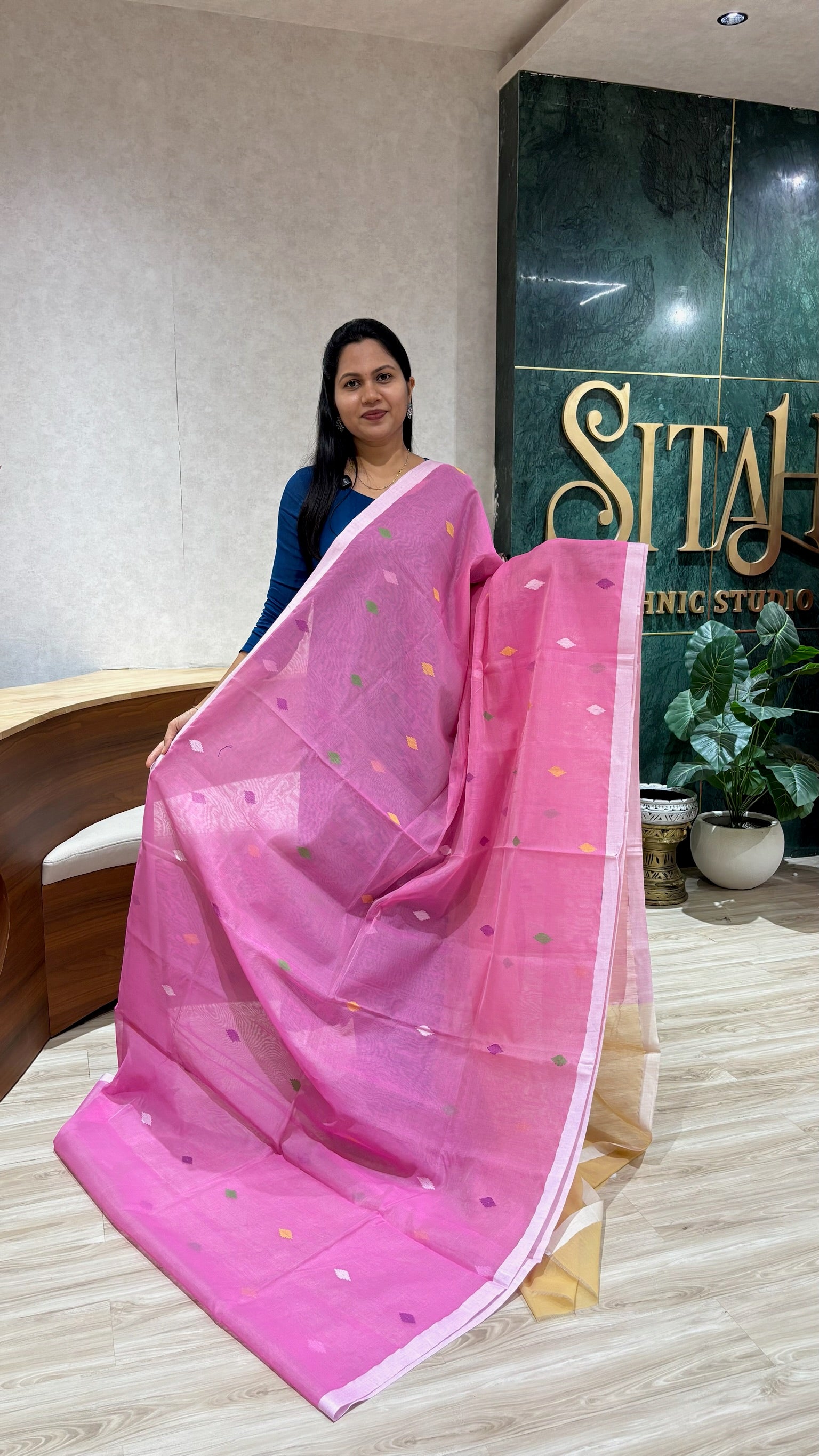 Jhamdani saree pink