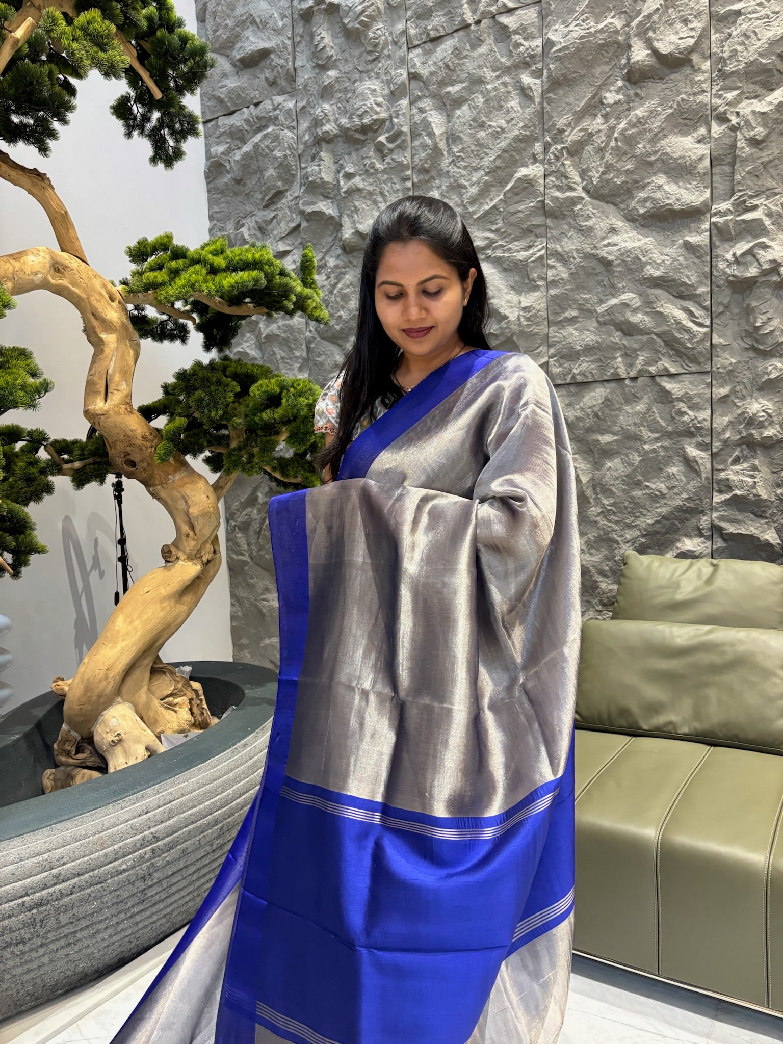 Handloom tissue saree