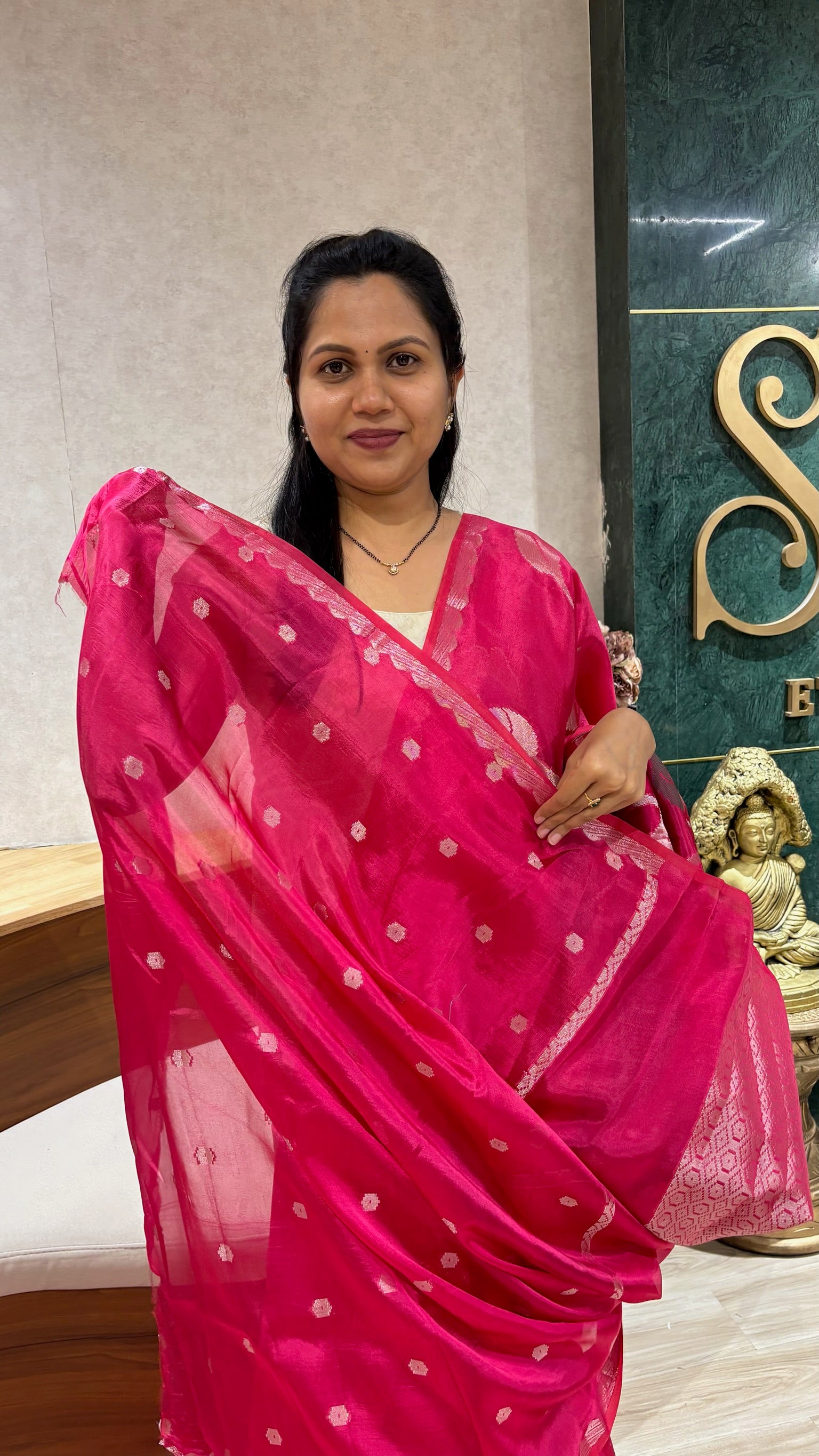 Paper silk swan all over rani pink