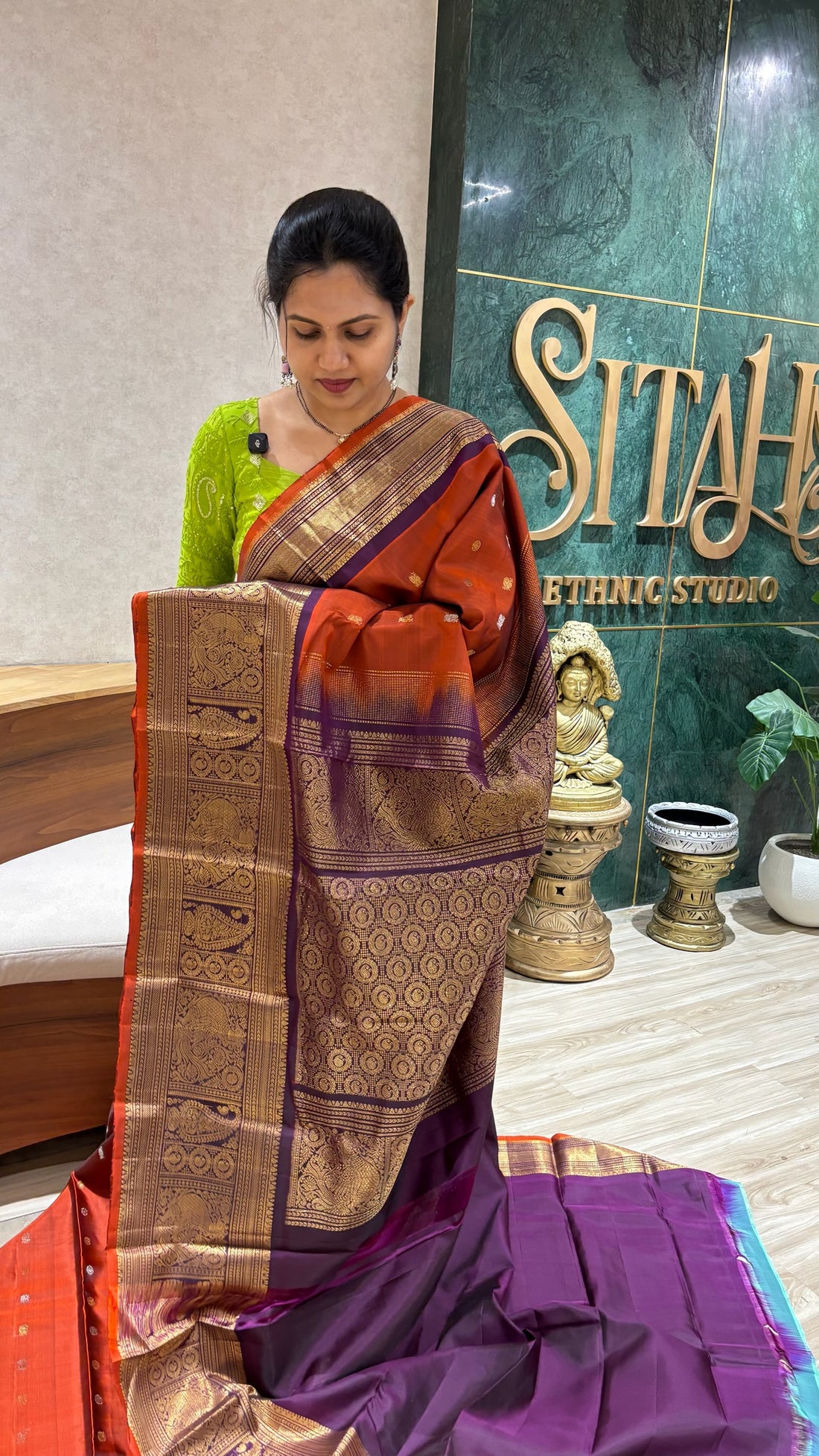 Handloom gadwal with kanchi border
