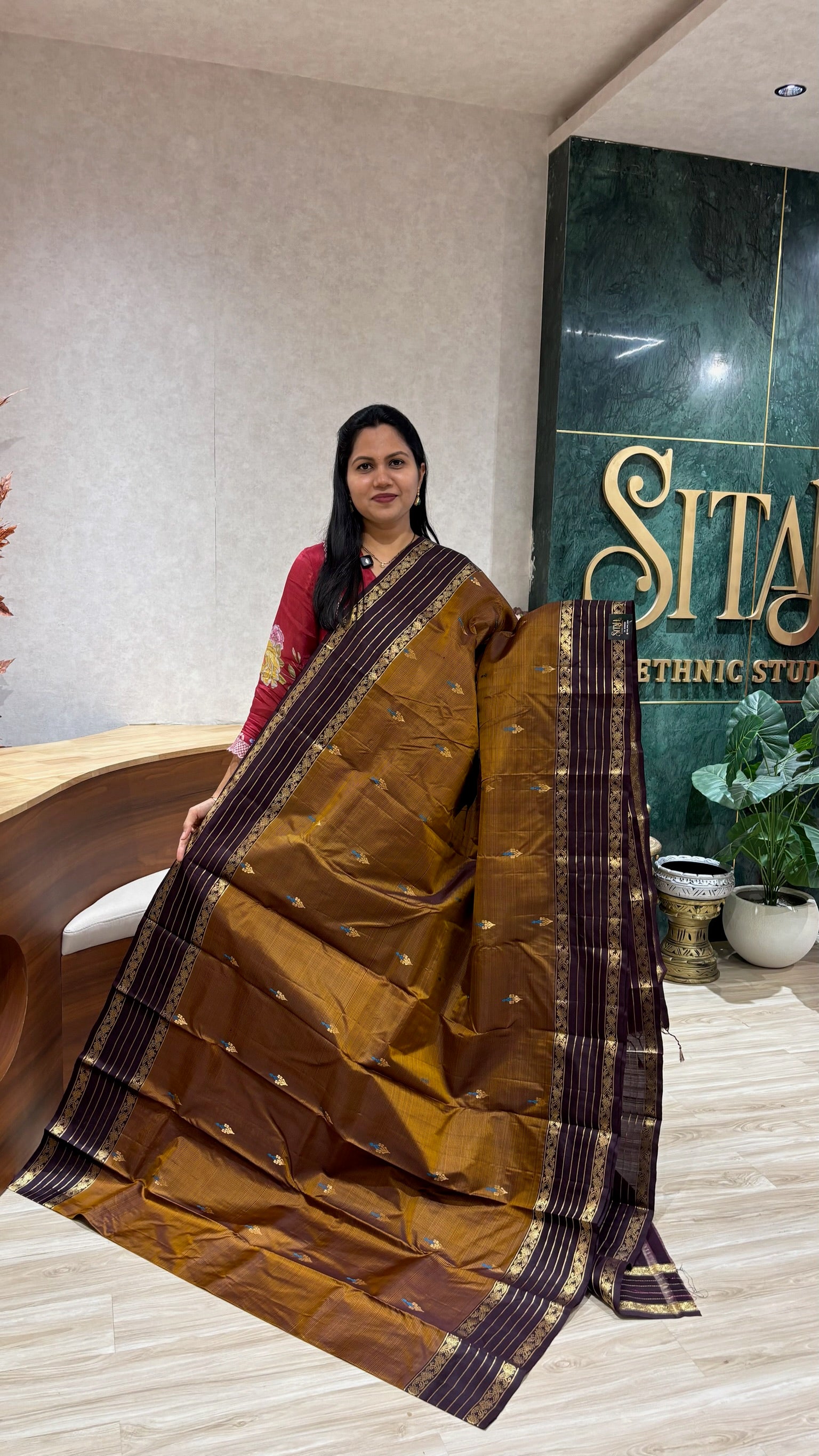 Light weight kanchi pattu