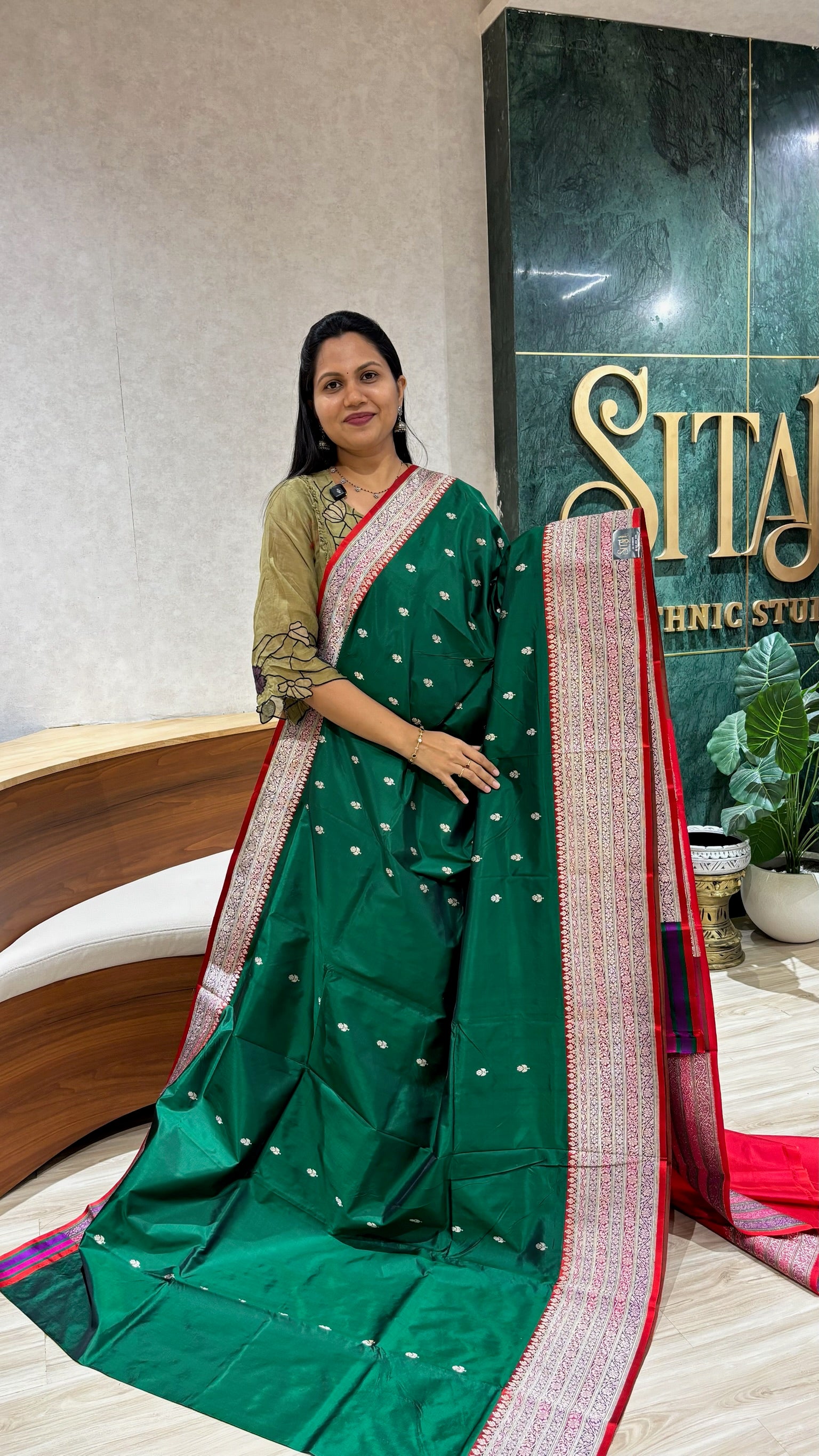 Premium Banarasi pattu