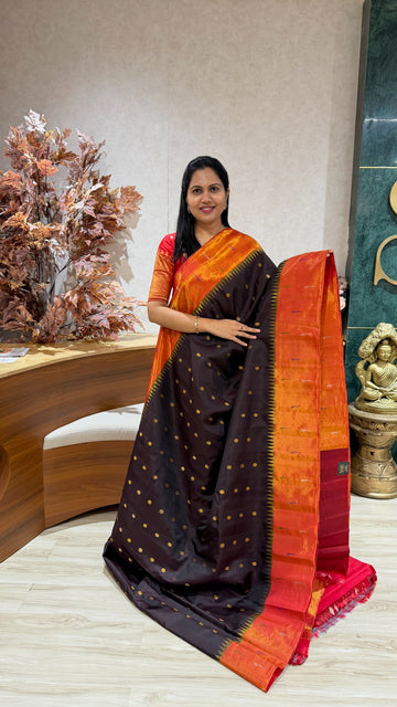 Handloom gadwal tissue