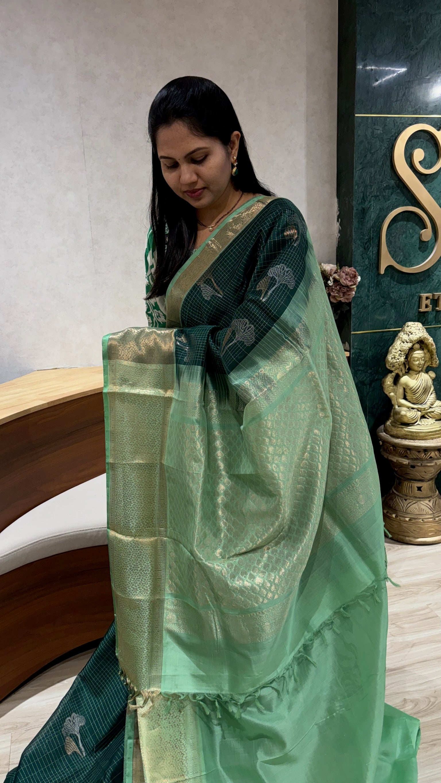 Mangalgiri pattu green