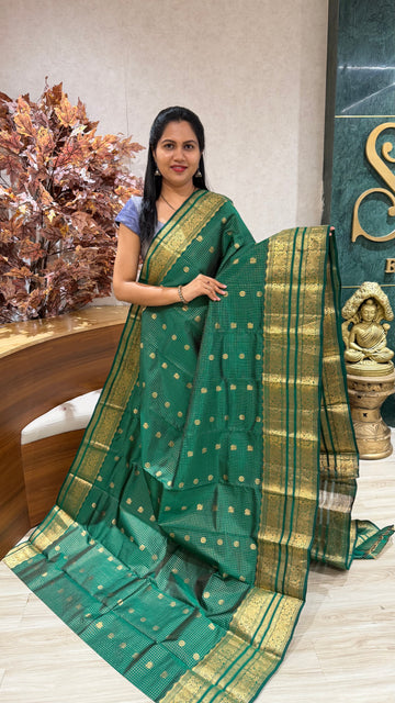 Vintage light weight pattu