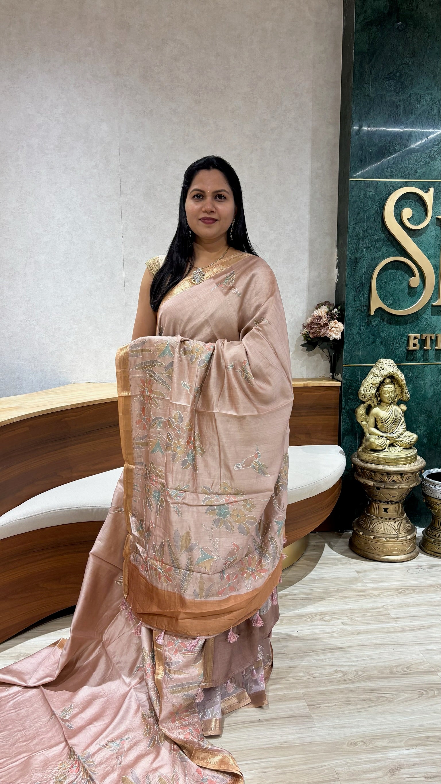 Pure chinia hand brush embroidery