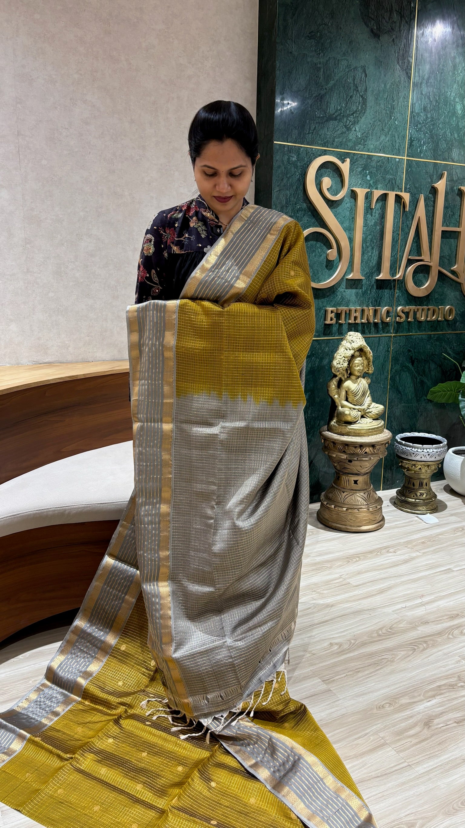 Light weight kanchi pattu