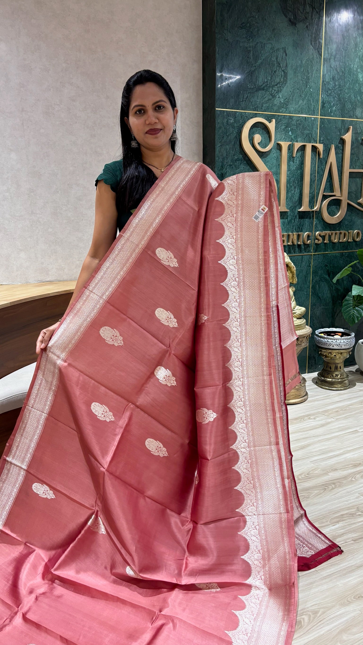 Handloom mango pattu