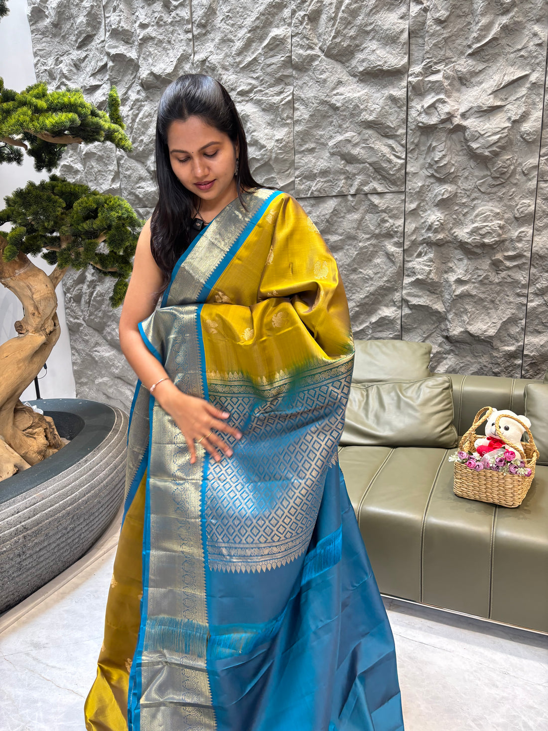Kanchi pattu mehindi-ramablue