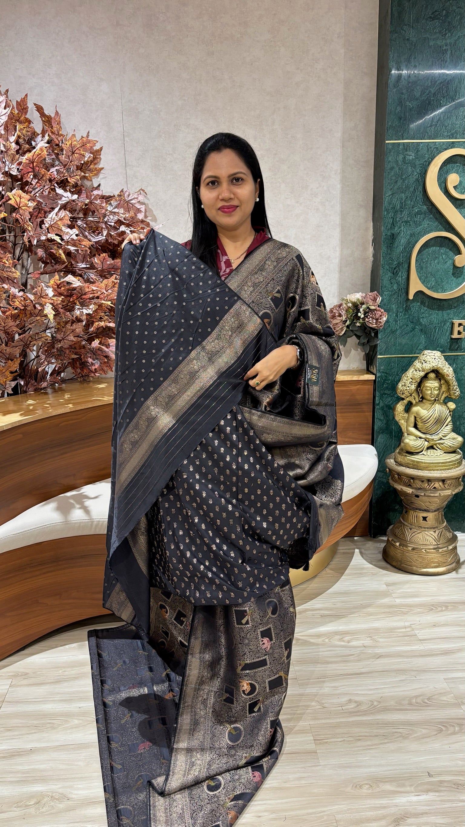 Banaras allover weaving