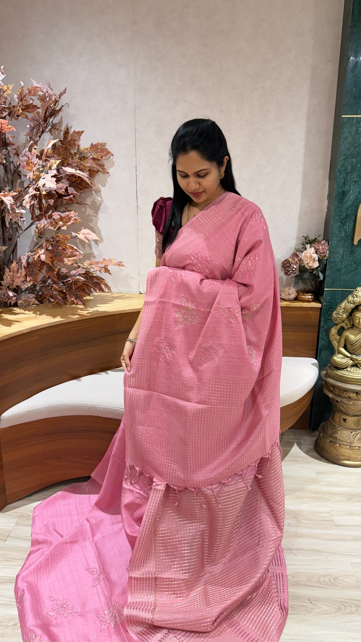 Tussar applique