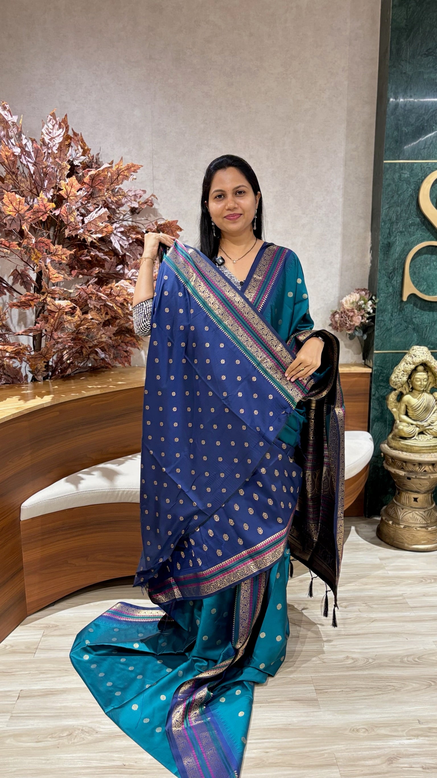 Fancy silk temple border