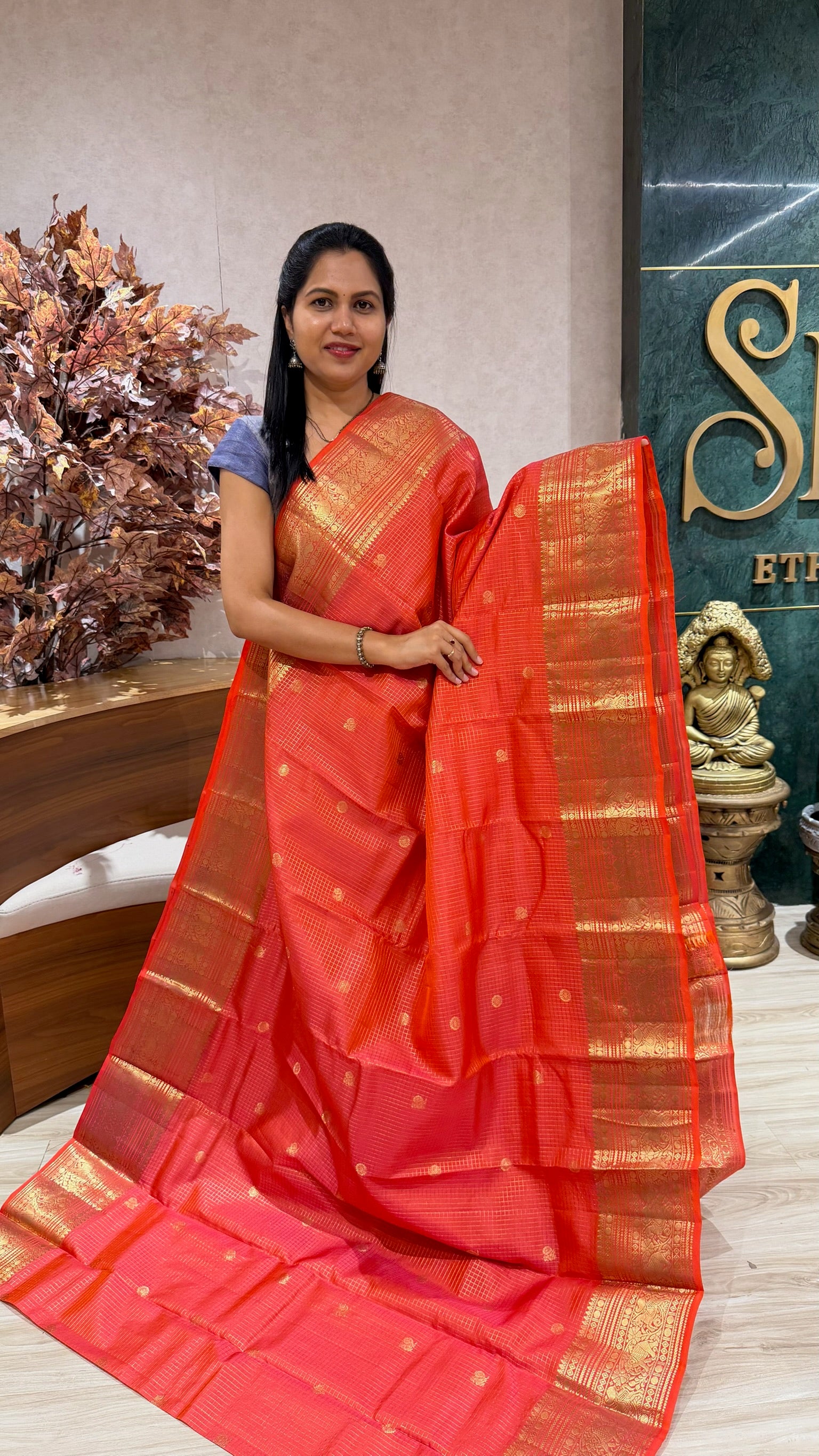 Vintage light weight pattu