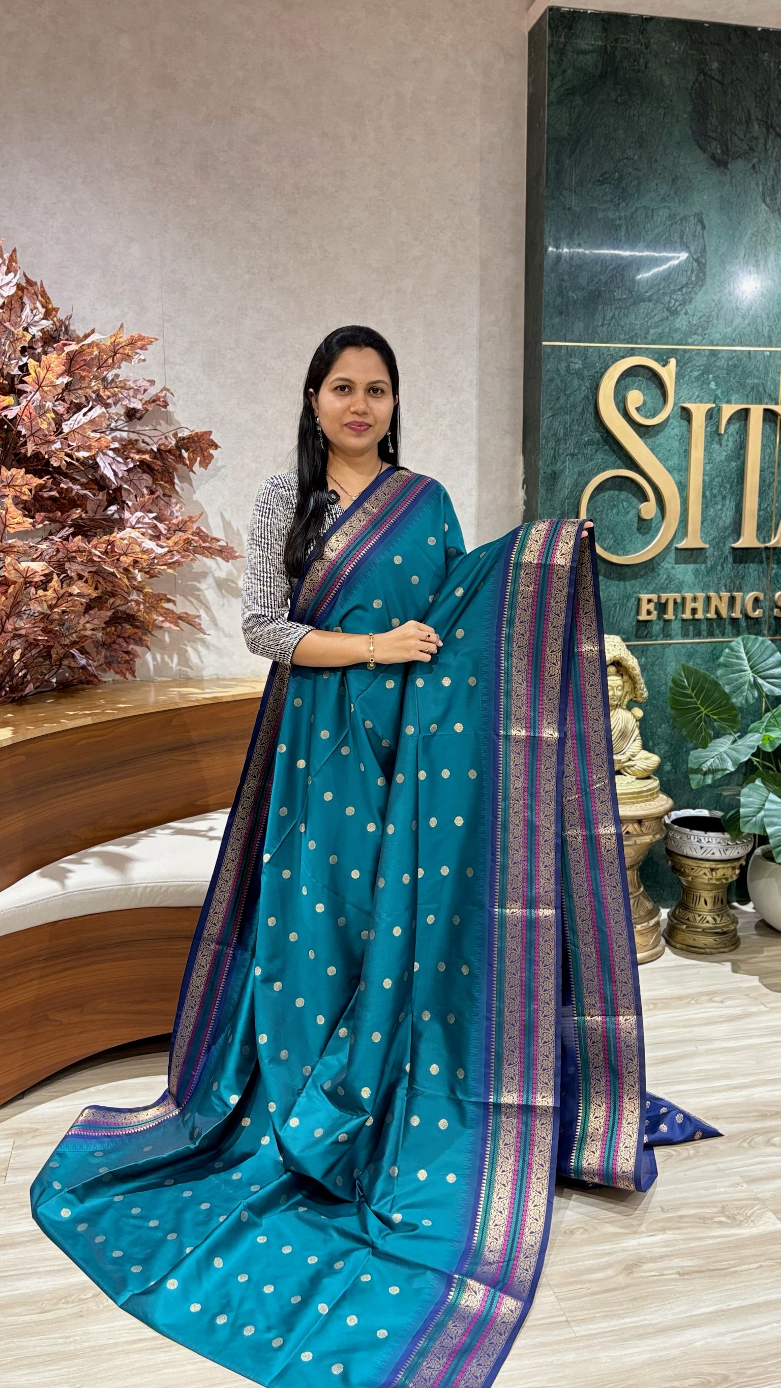 Fancy silk temple border