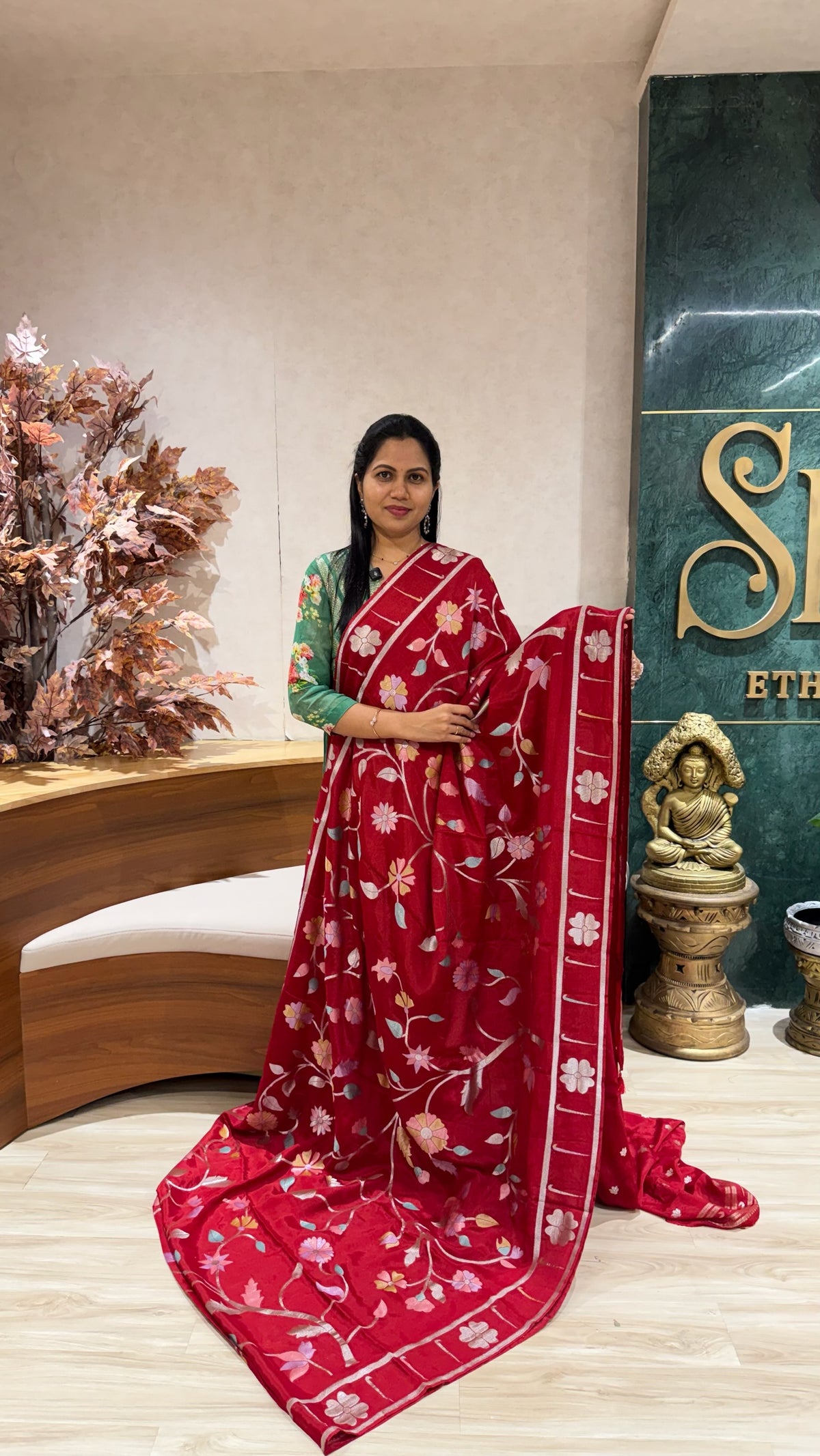 Pure georgette jhamdani red
