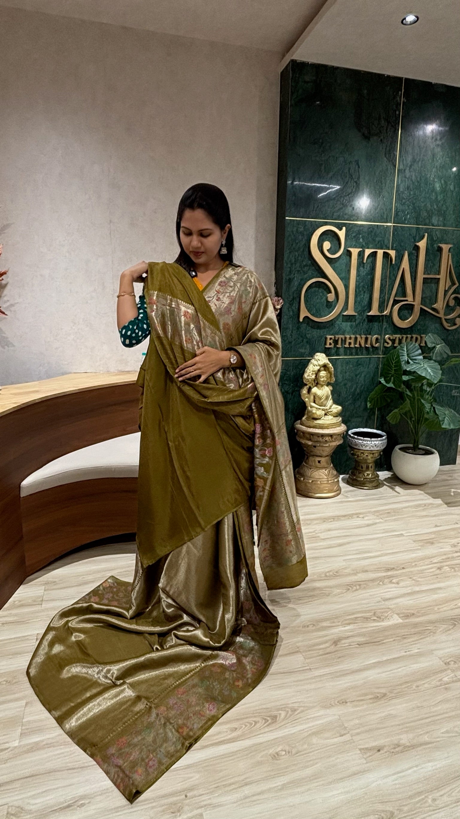 Tissue Banaras floral paithanii