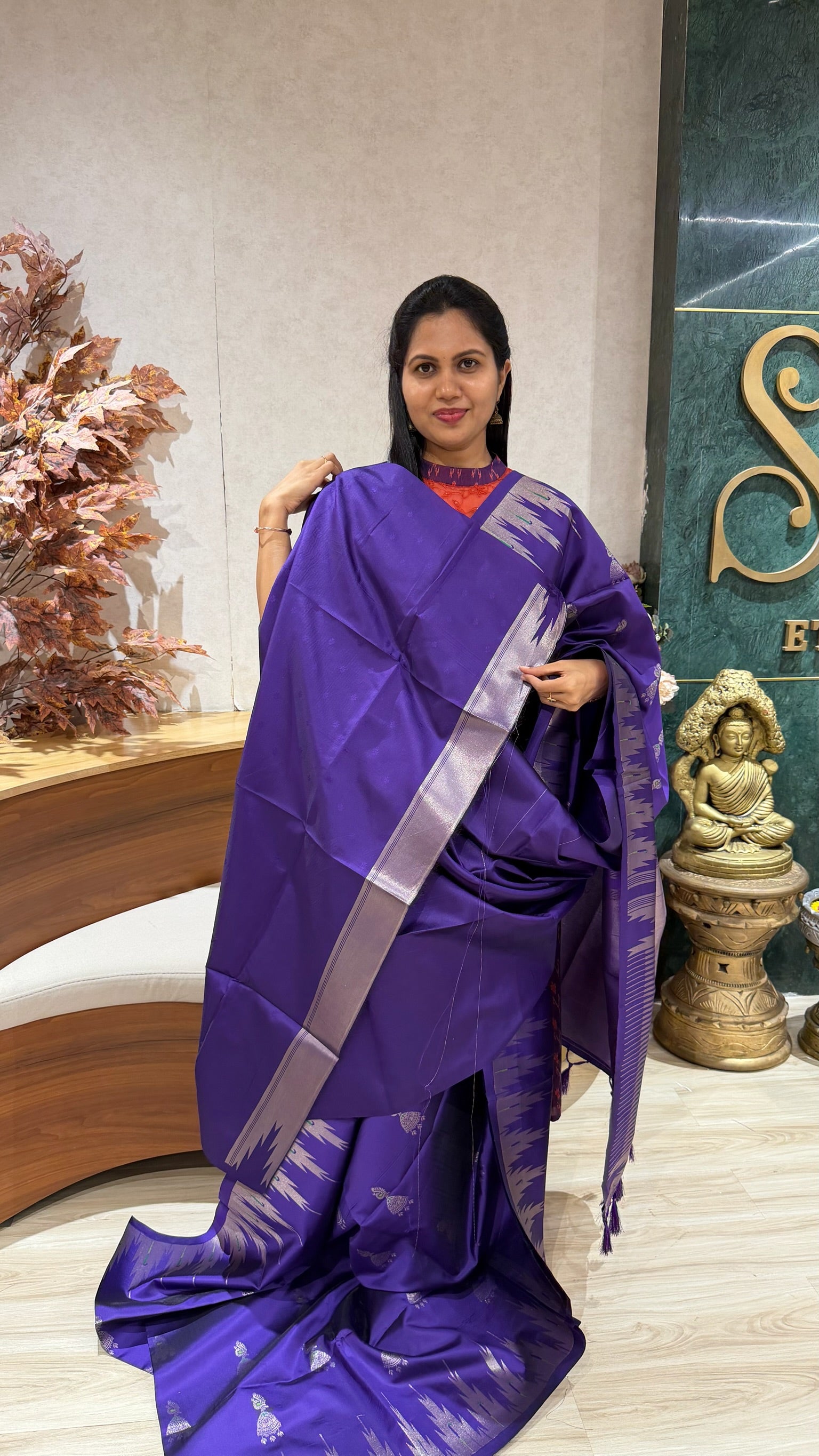 Fancy silk temple border
