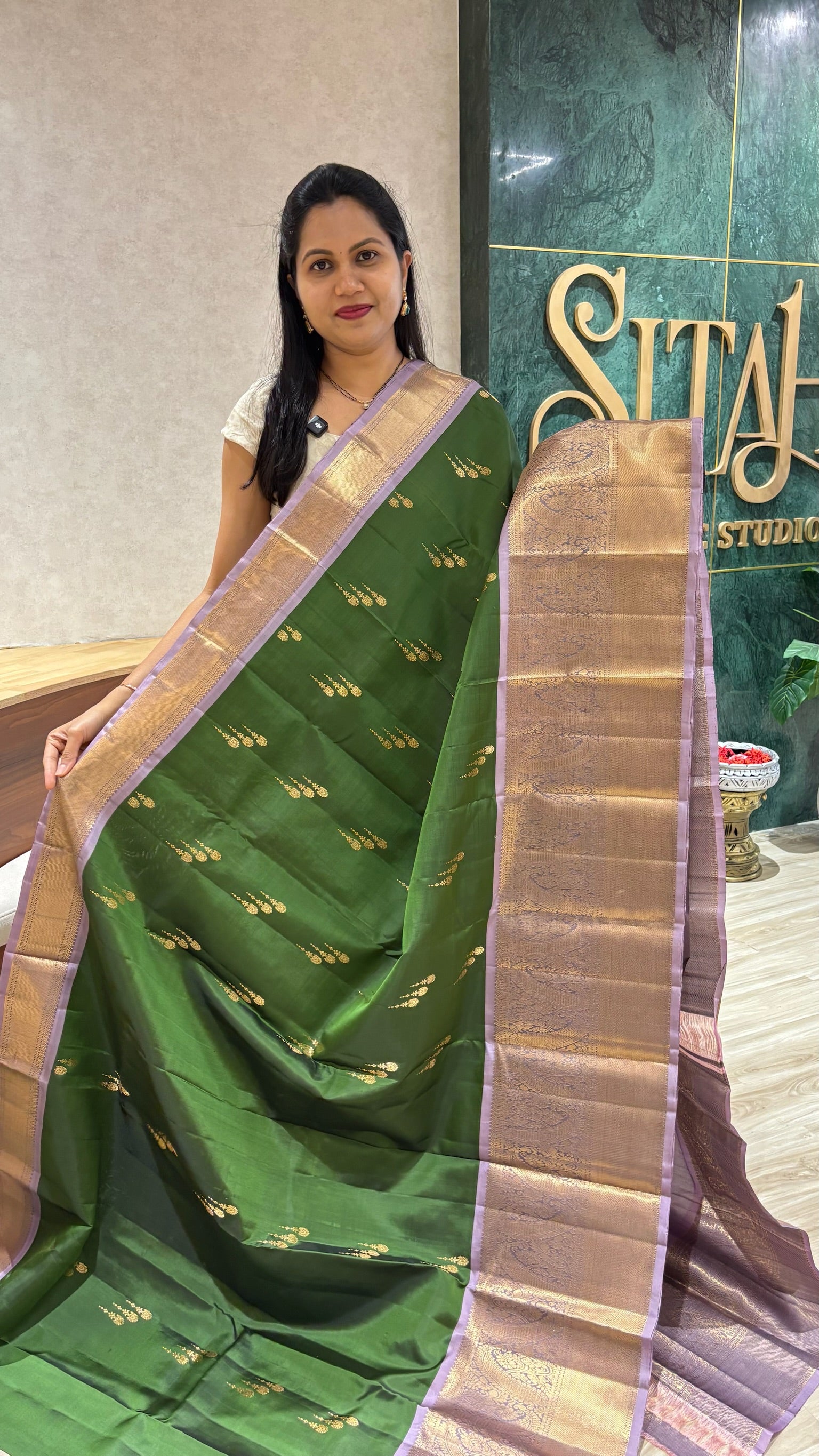 Kanchi pattu green