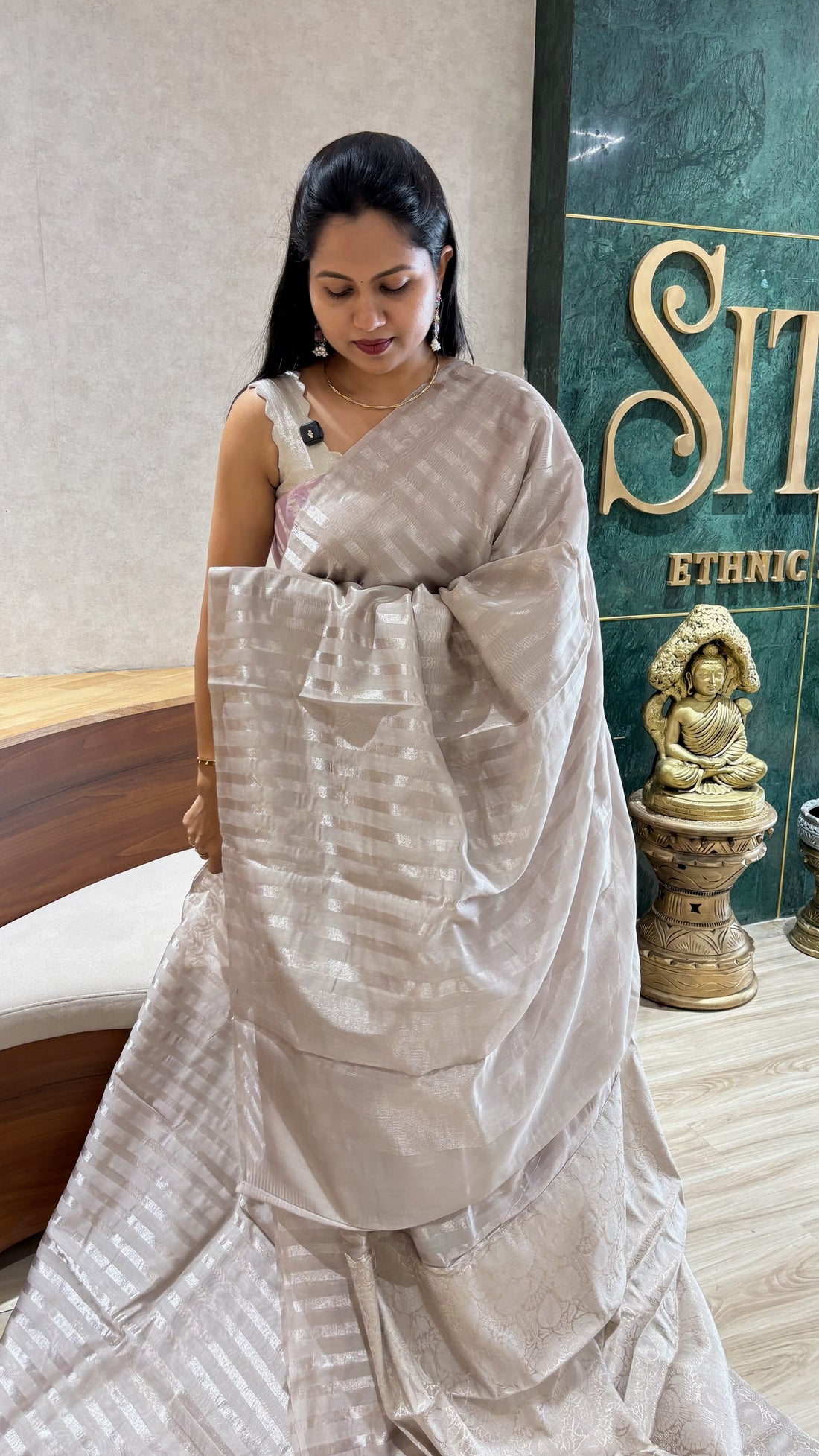 Chinia tissue brocade blouse grey