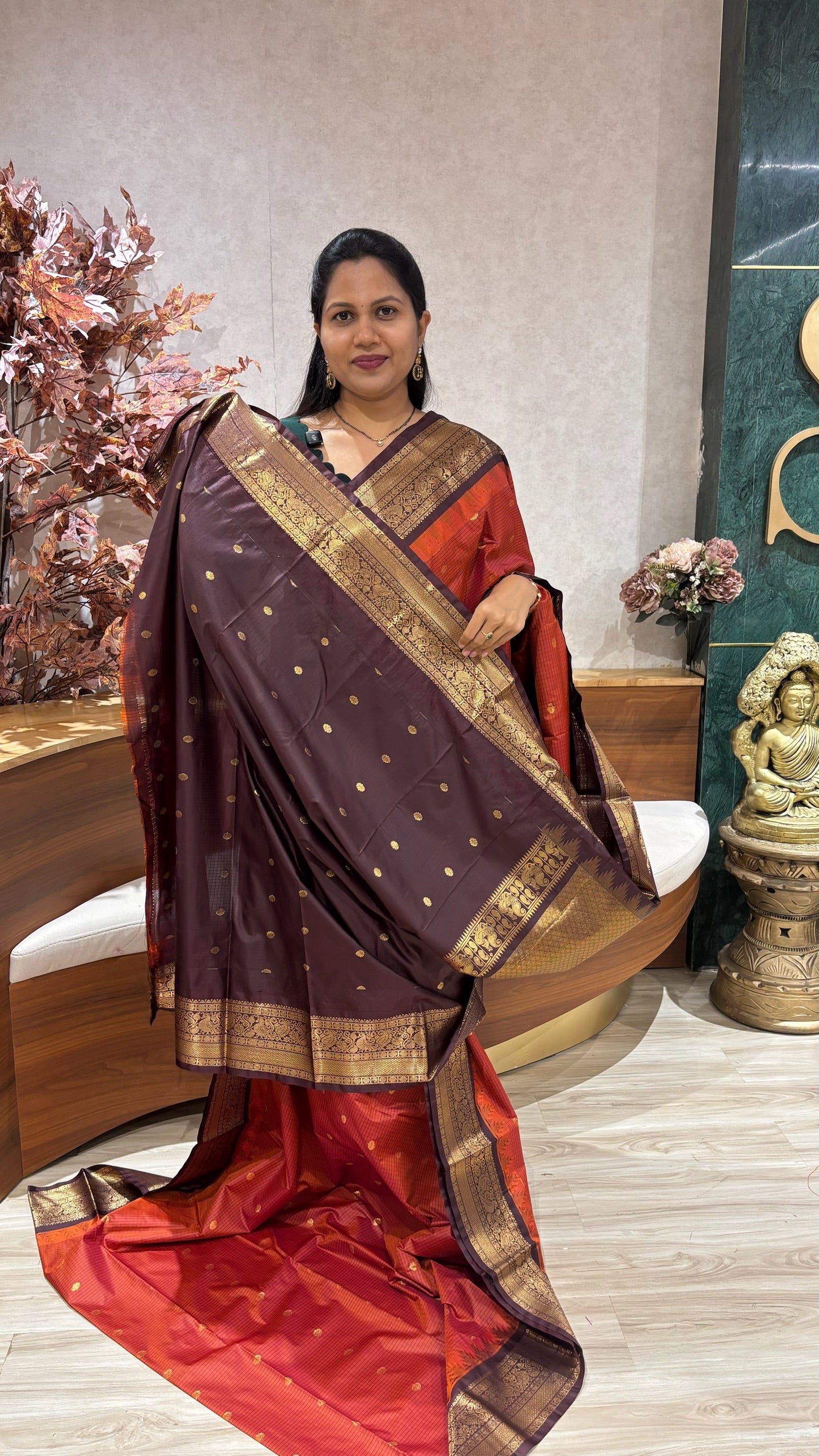 Semi gadwal peacock