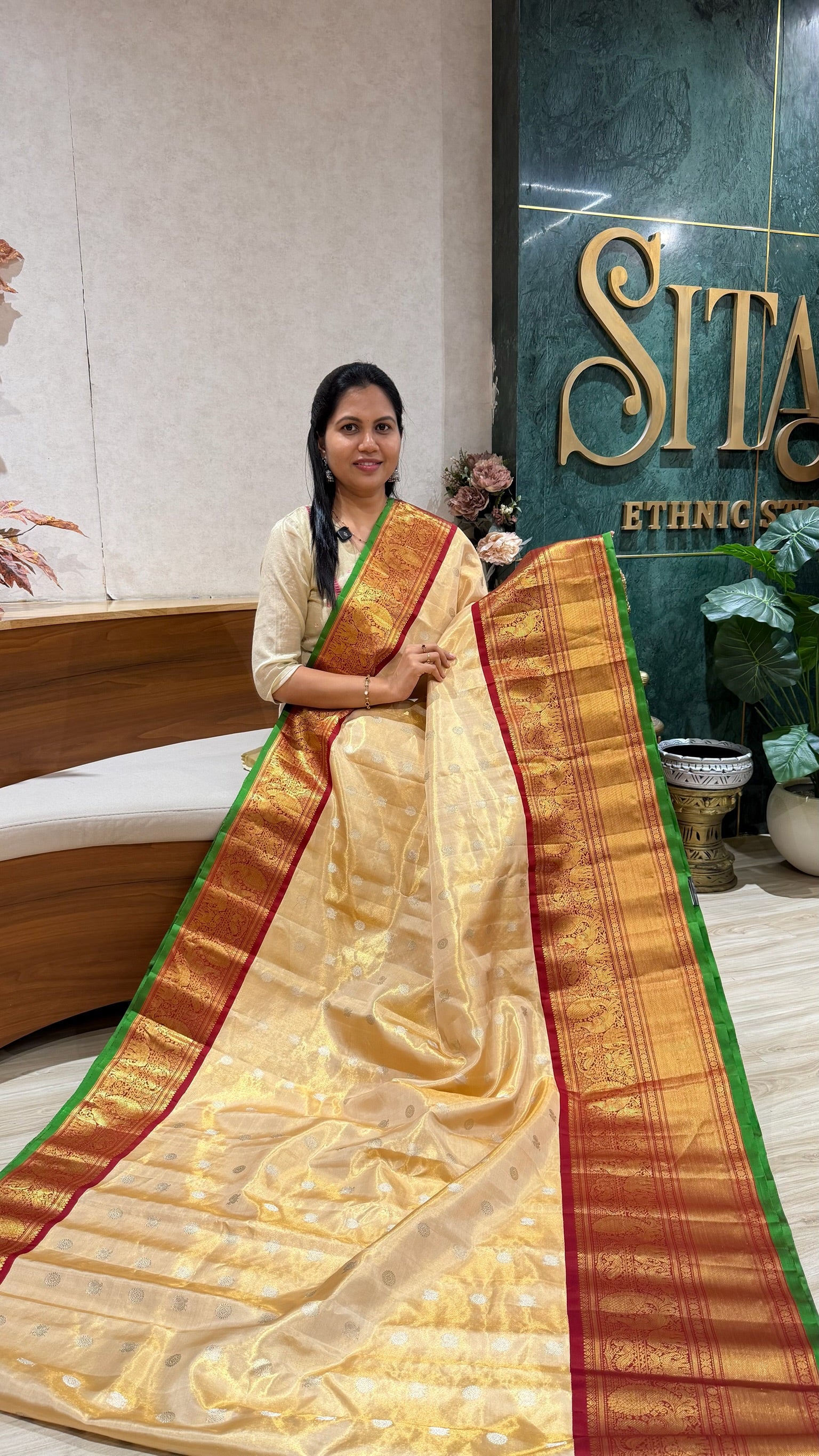 Handloom Gadwal tissue