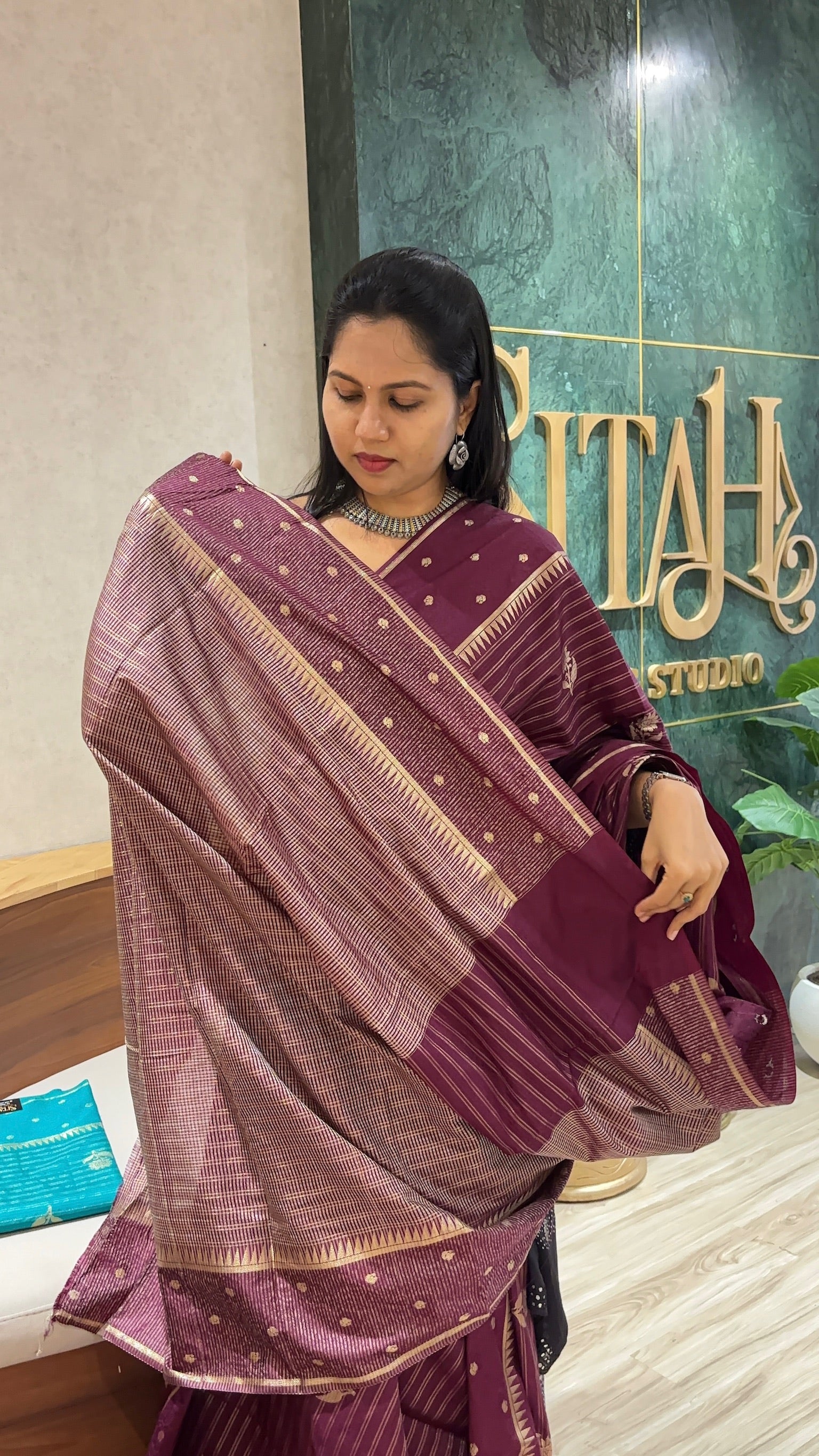 Viscose maroon