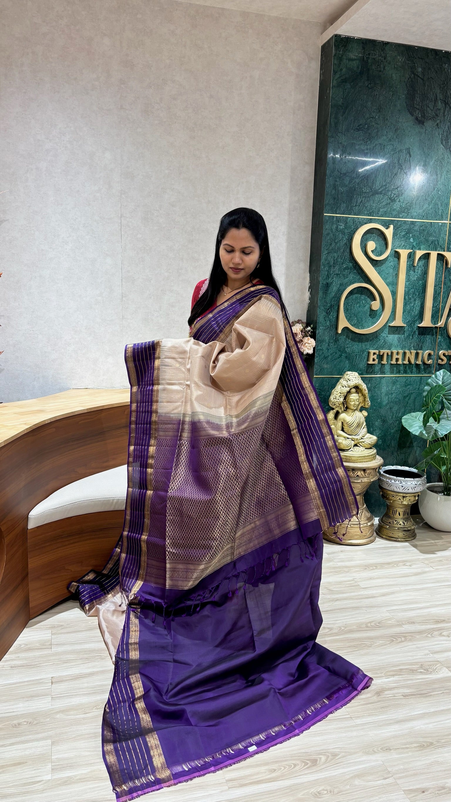 Light weight kanchi pattu