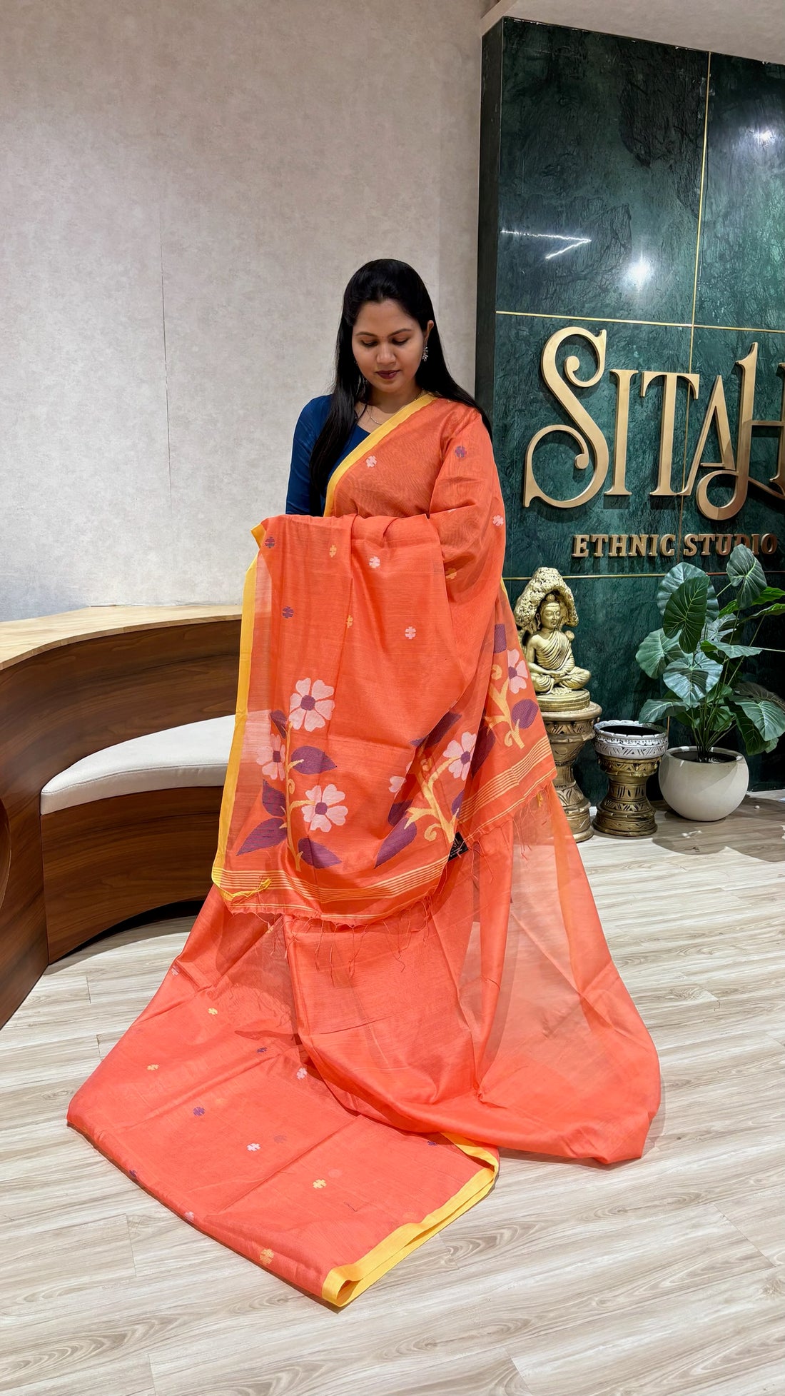 Jhamdani saree peach