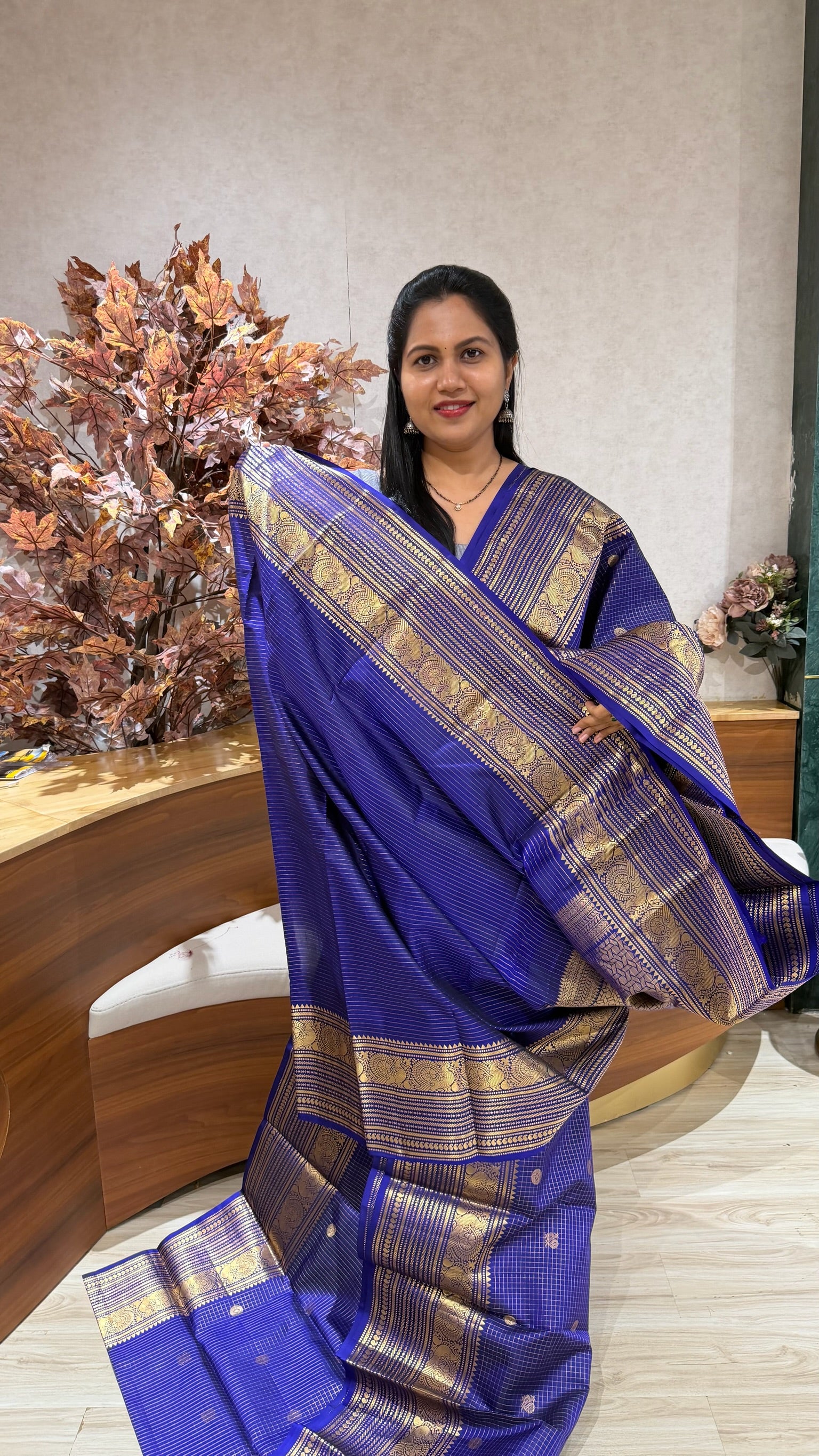 Vintage light weight pattu