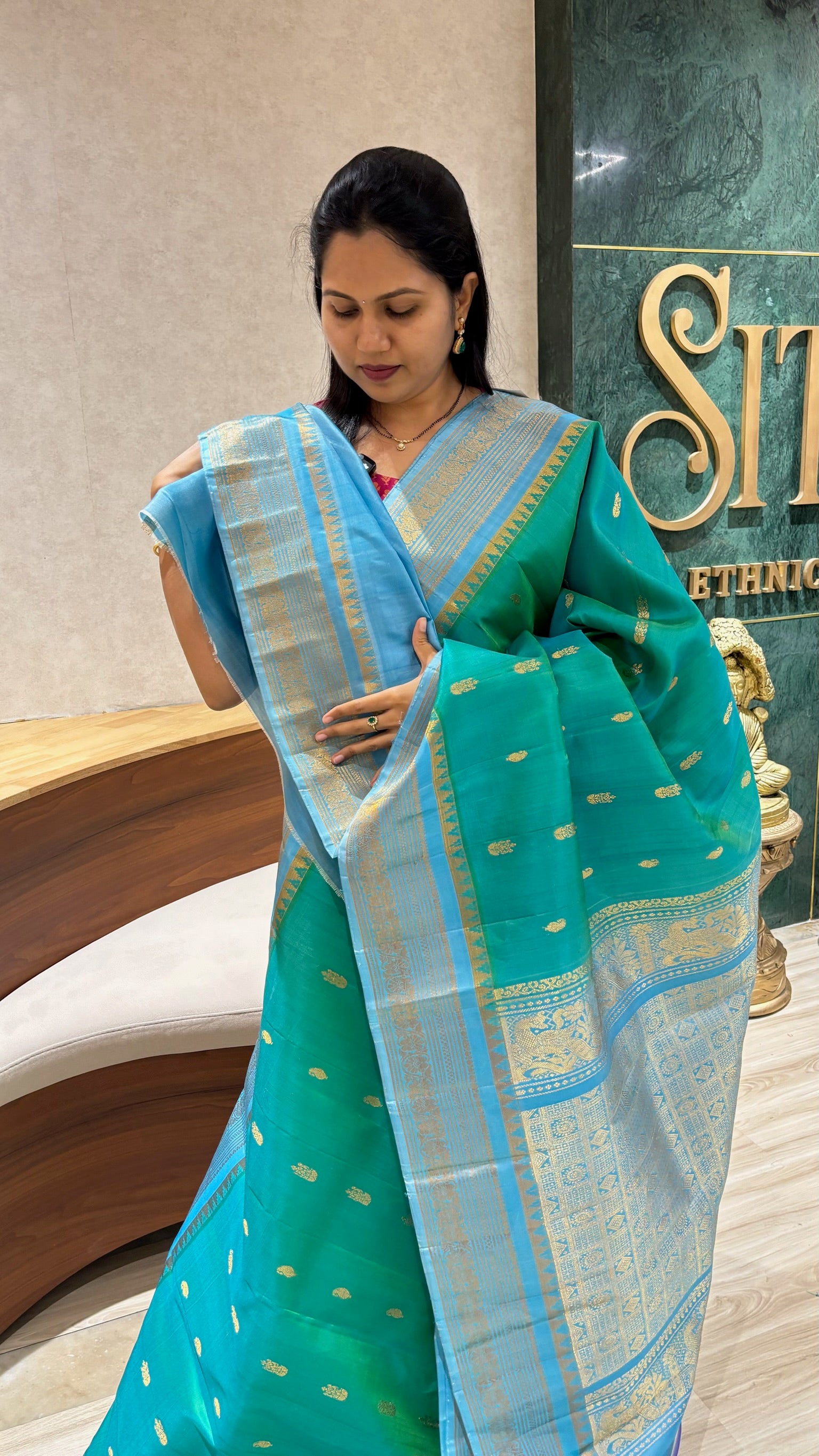 Handloom gadwal pattu