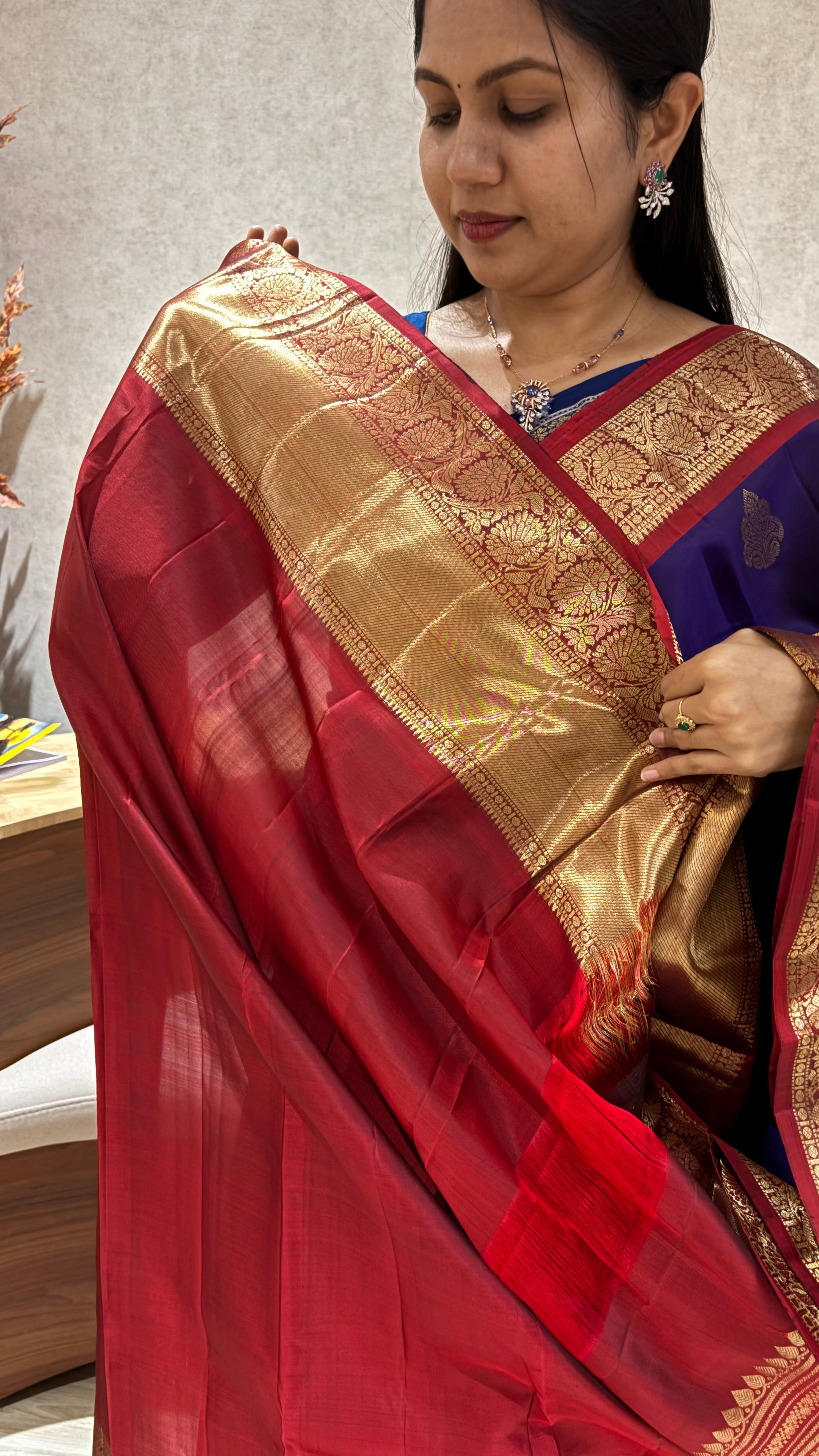 Light weight kanchi pattu