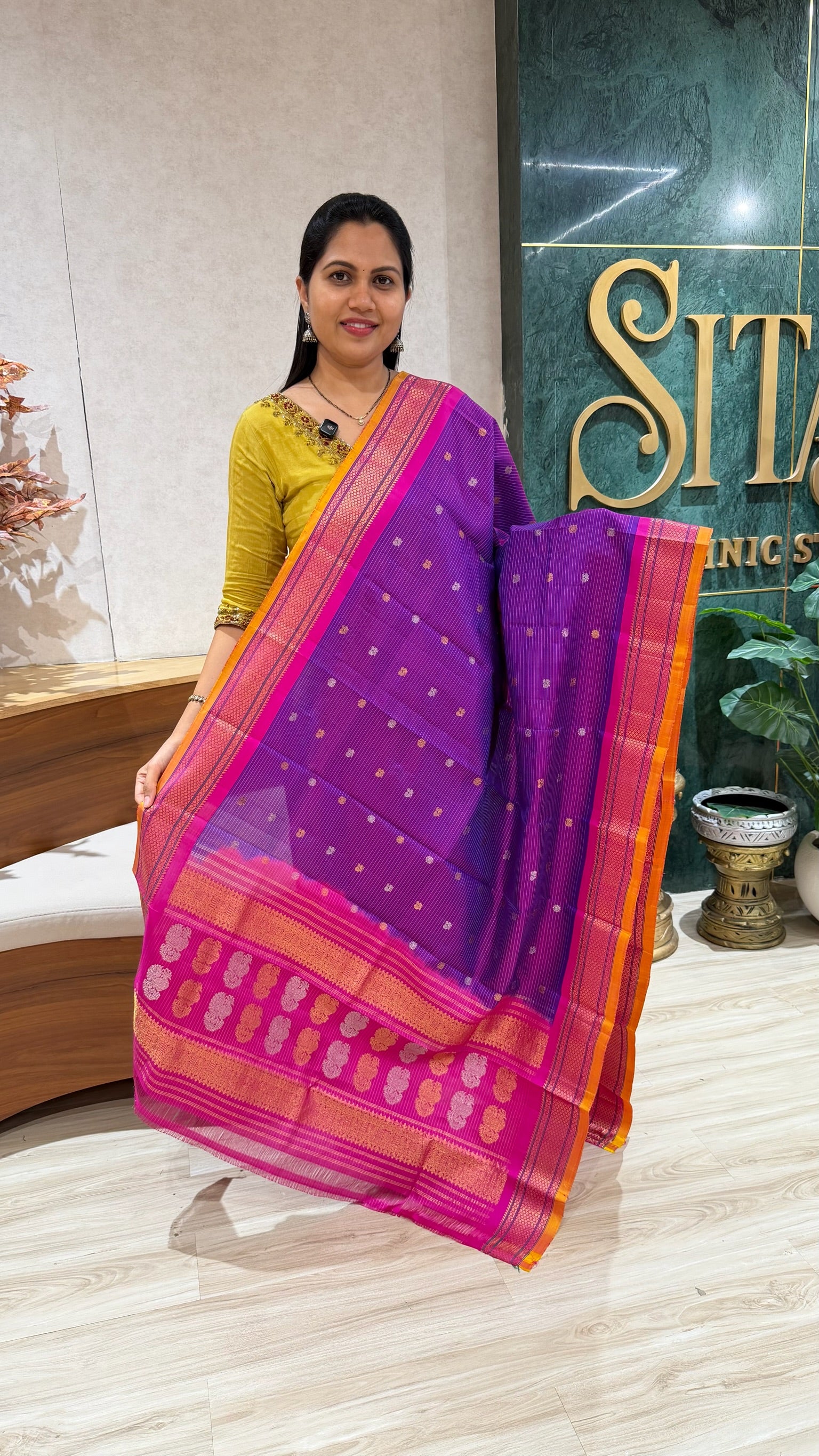 Handloom Gadwal duppata