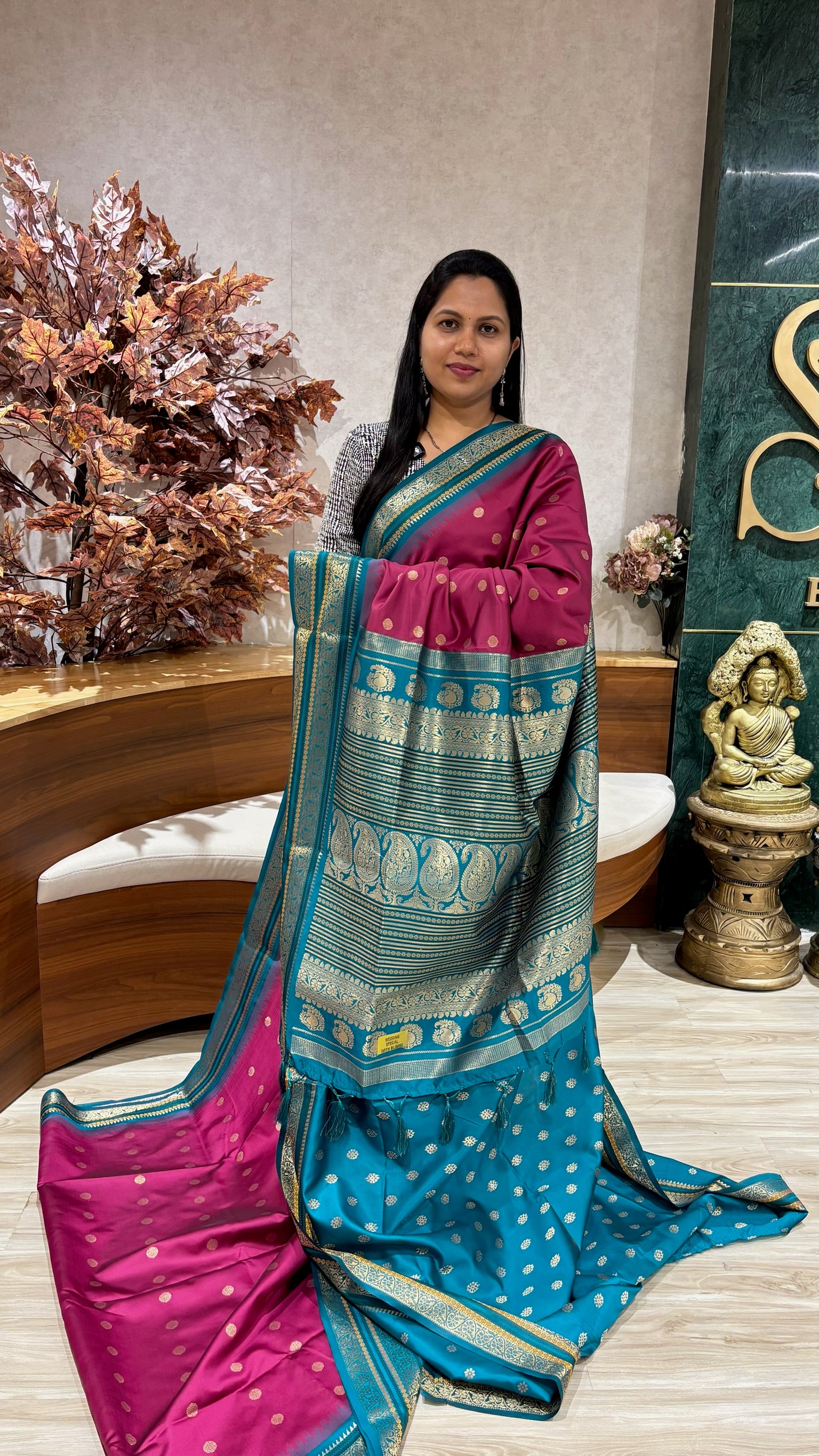 Fancy silk temple border